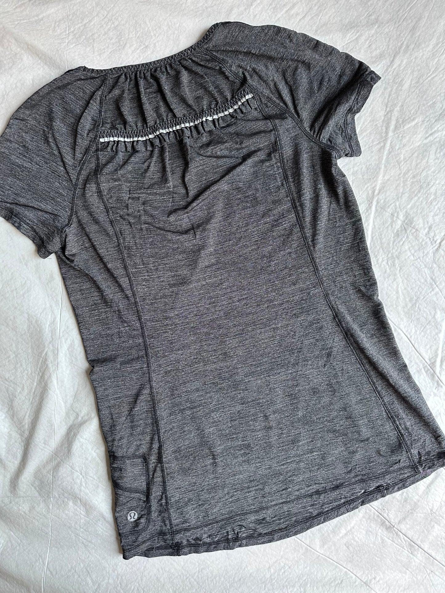 Playera 4 Lululemon gris/reflejantes