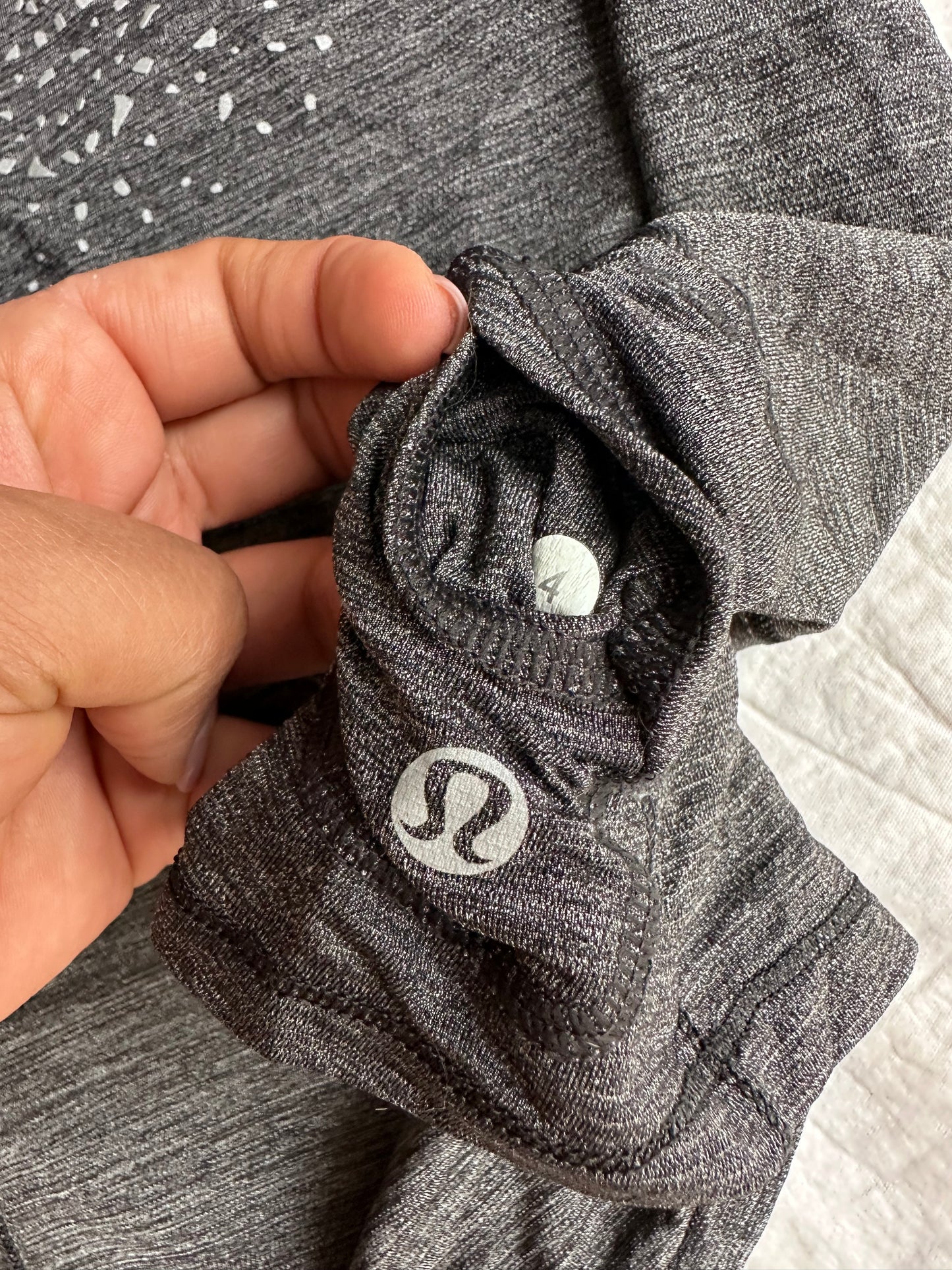 Playera 4 Lululemon gris/reflejantes