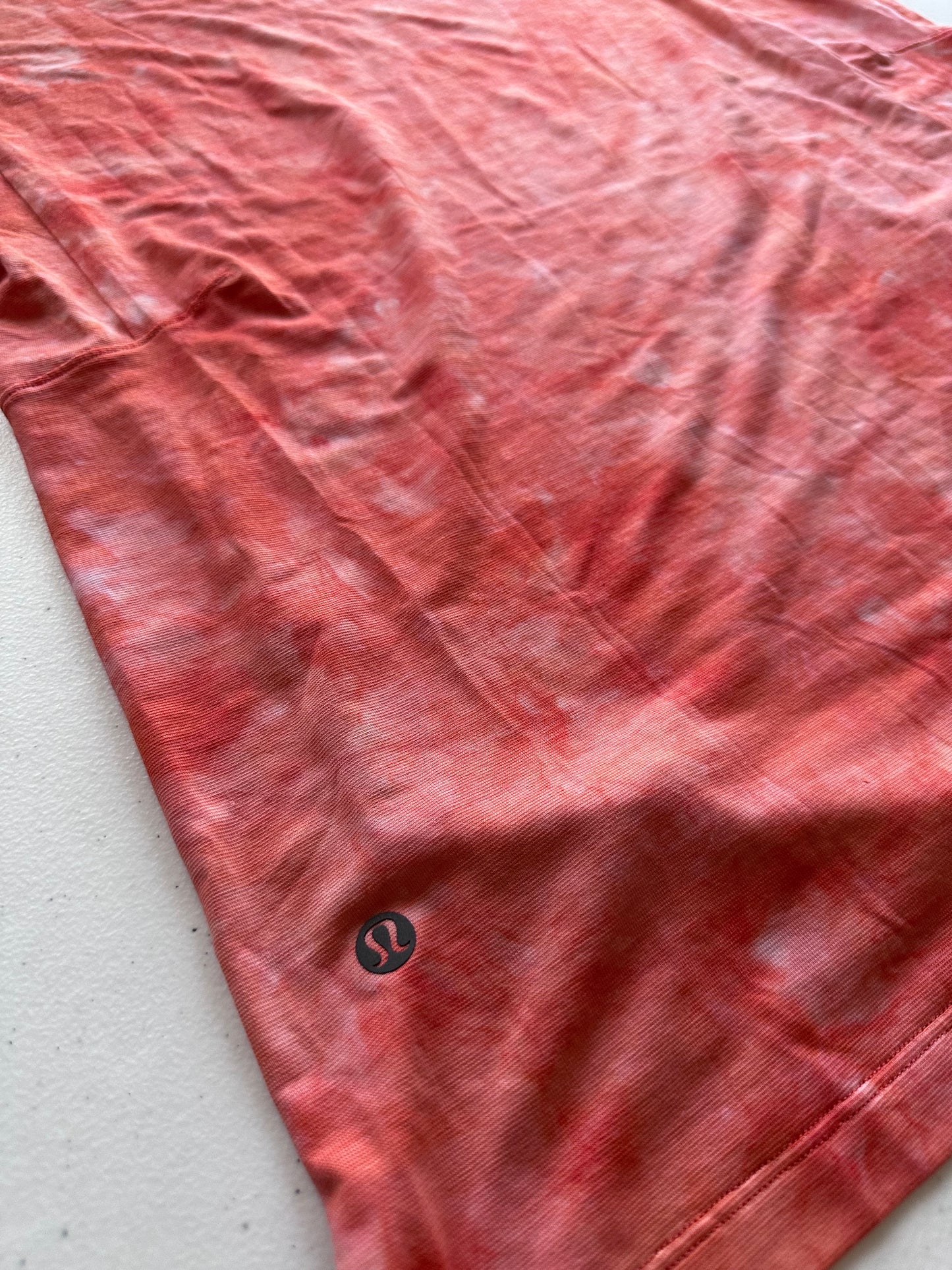 Playera M Lululemon tie-dye rosa