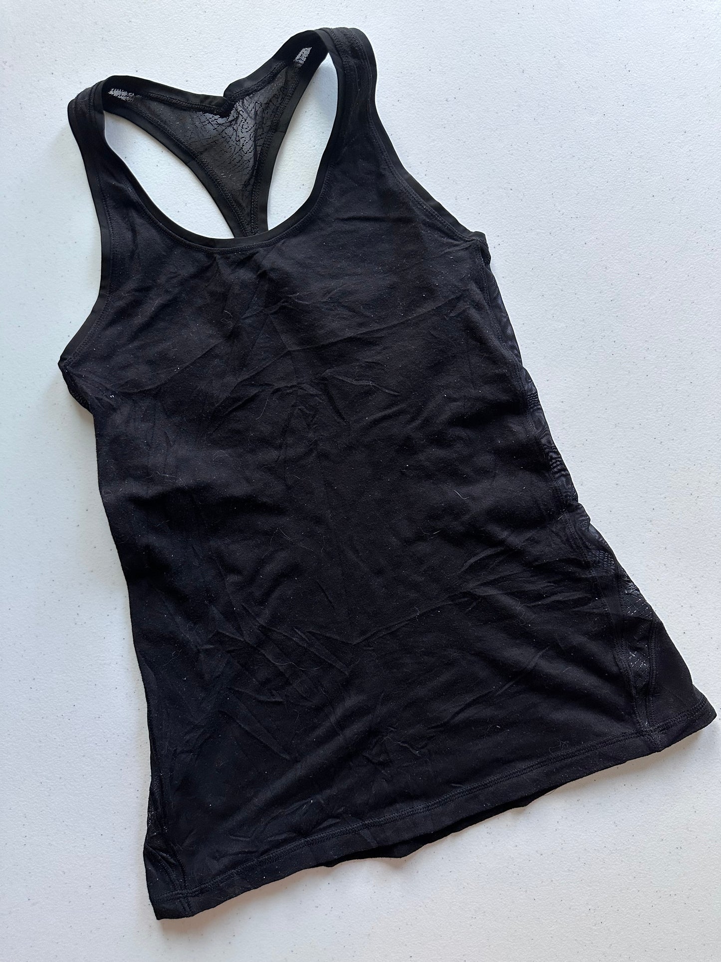 Tank 6 Lululemon negra