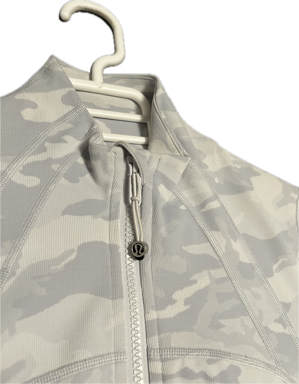 Jacket talla 8 camo gris y blanco