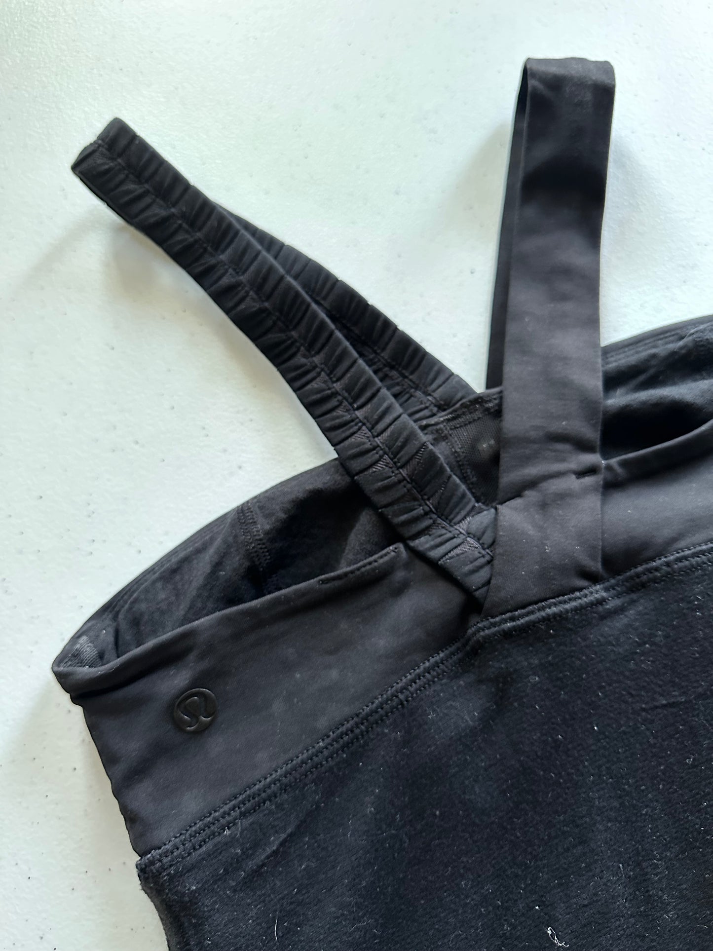 Tank 4 Lululemon negra