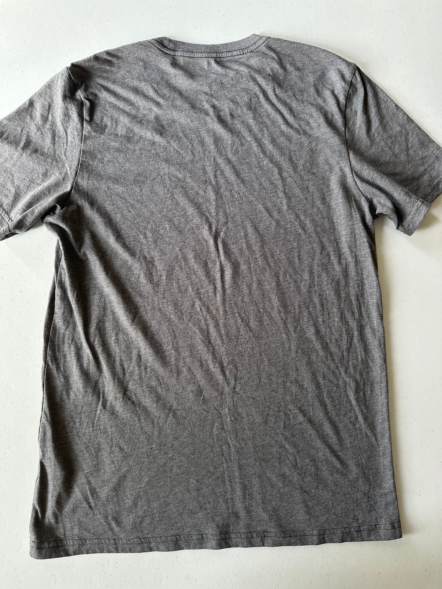 Playera M Adidas gris