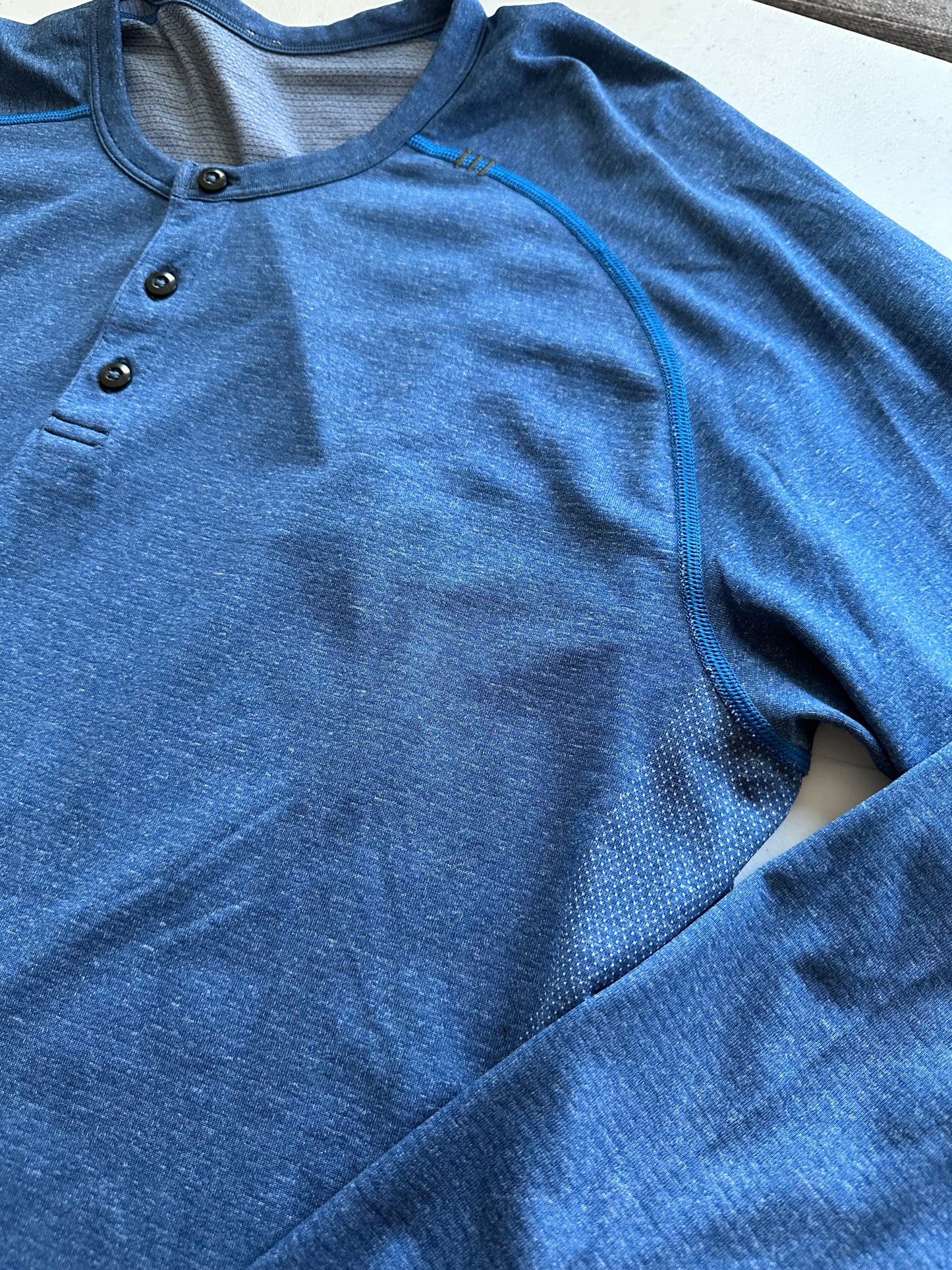 Playera L Lululemon azul