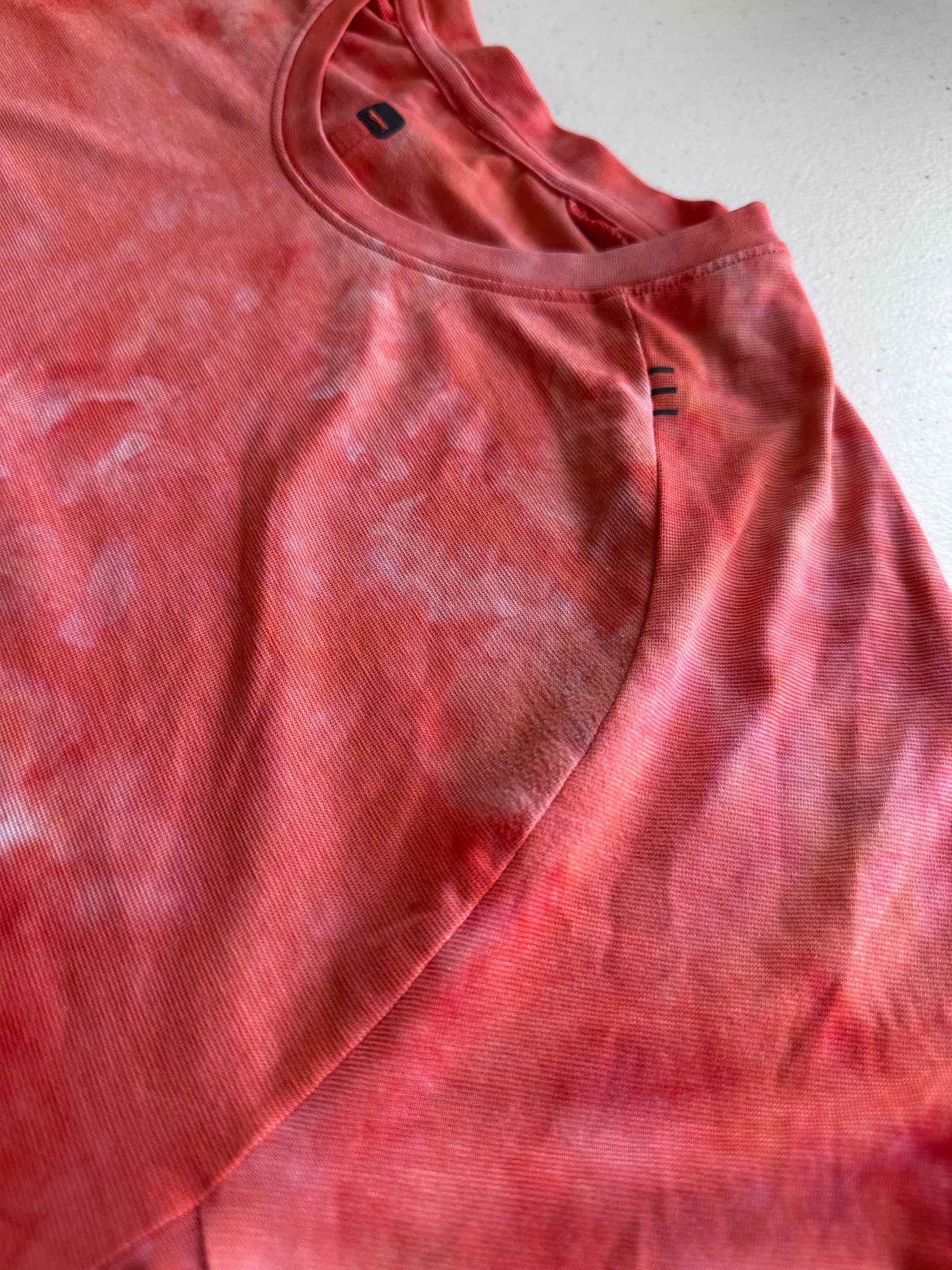 Playera M Lululemon tie-dye rosa