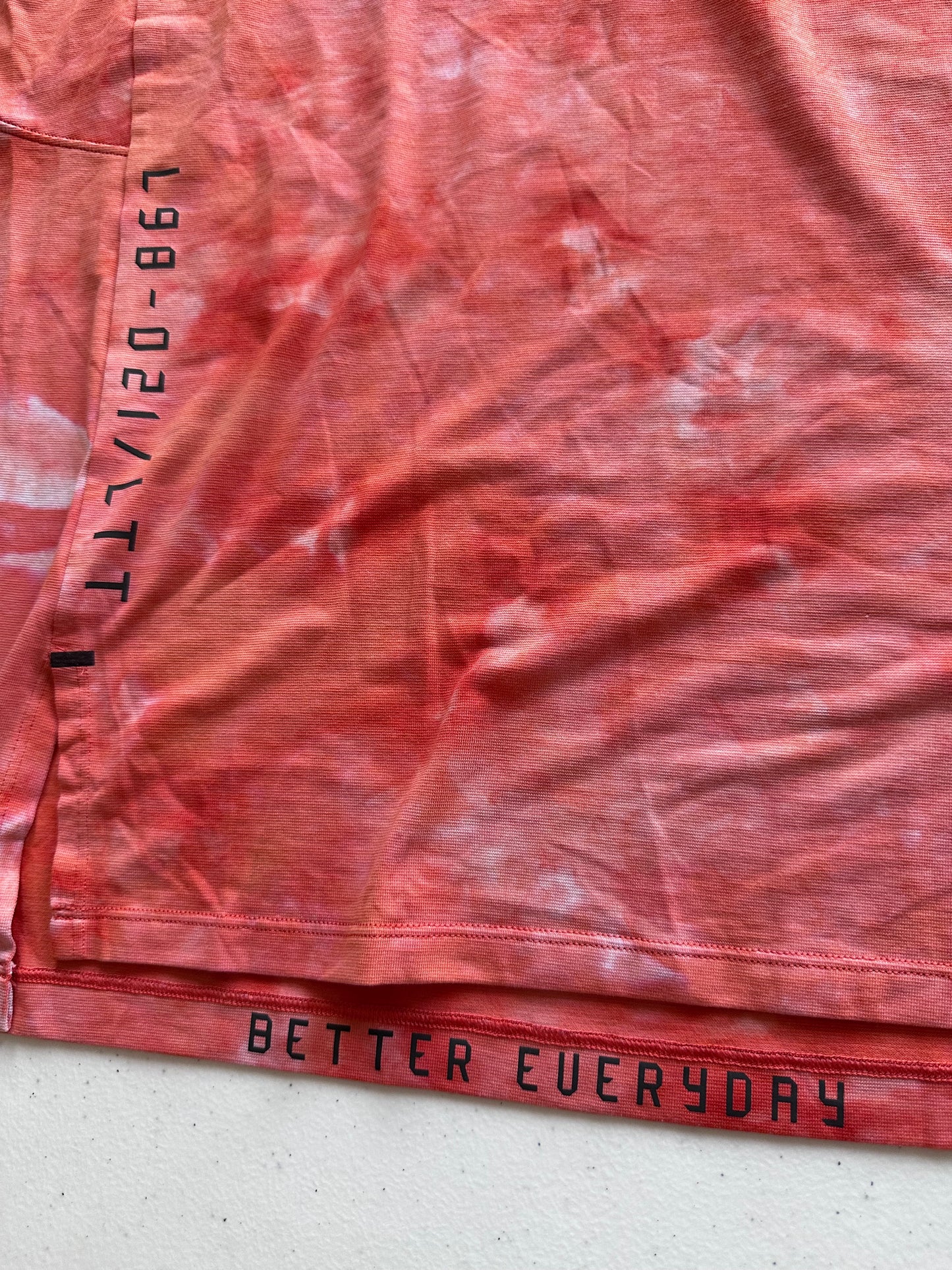 Playera M Lululemon tie-dye rosa