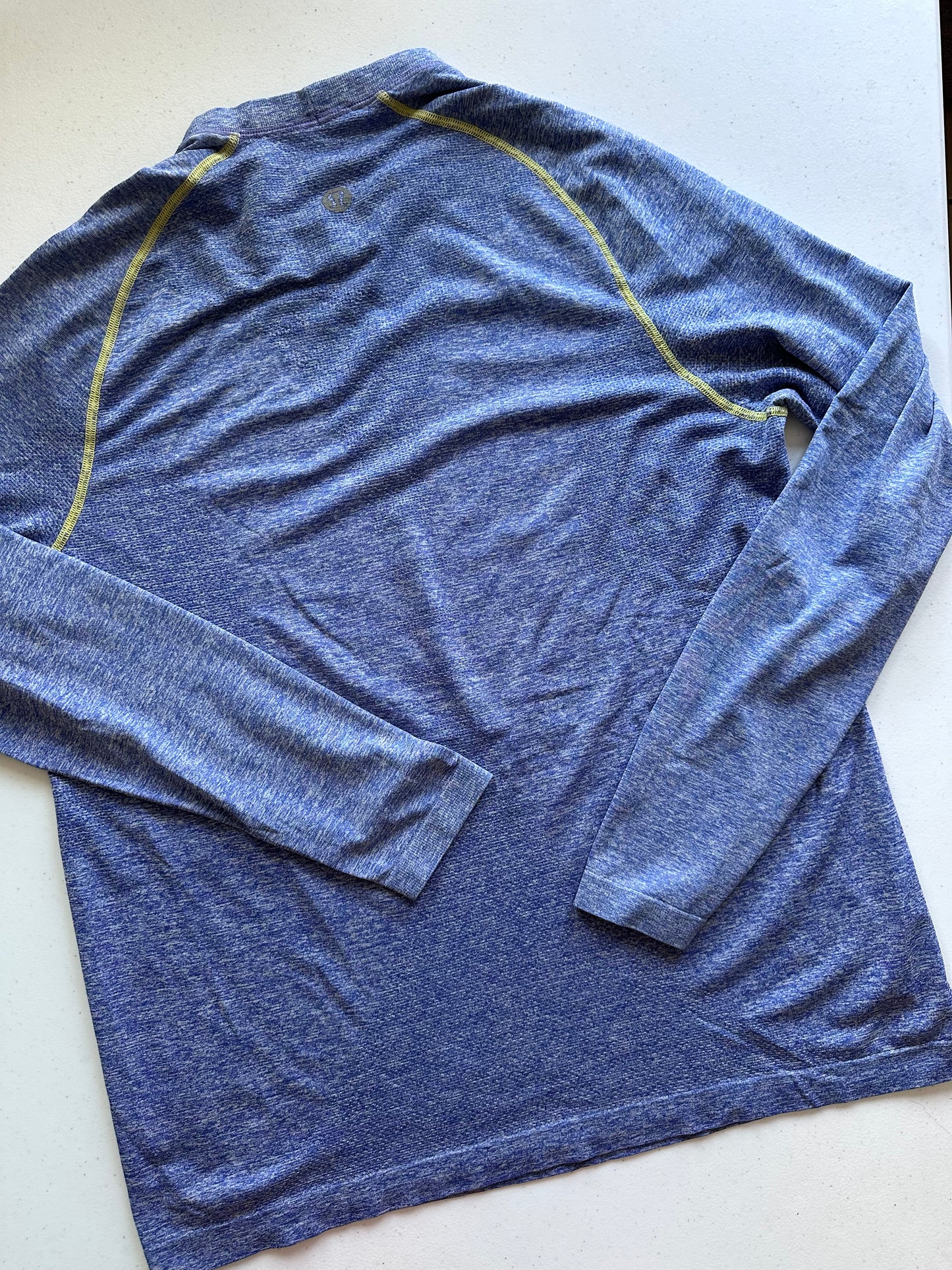 Playera M Lululemon azul jaspeada