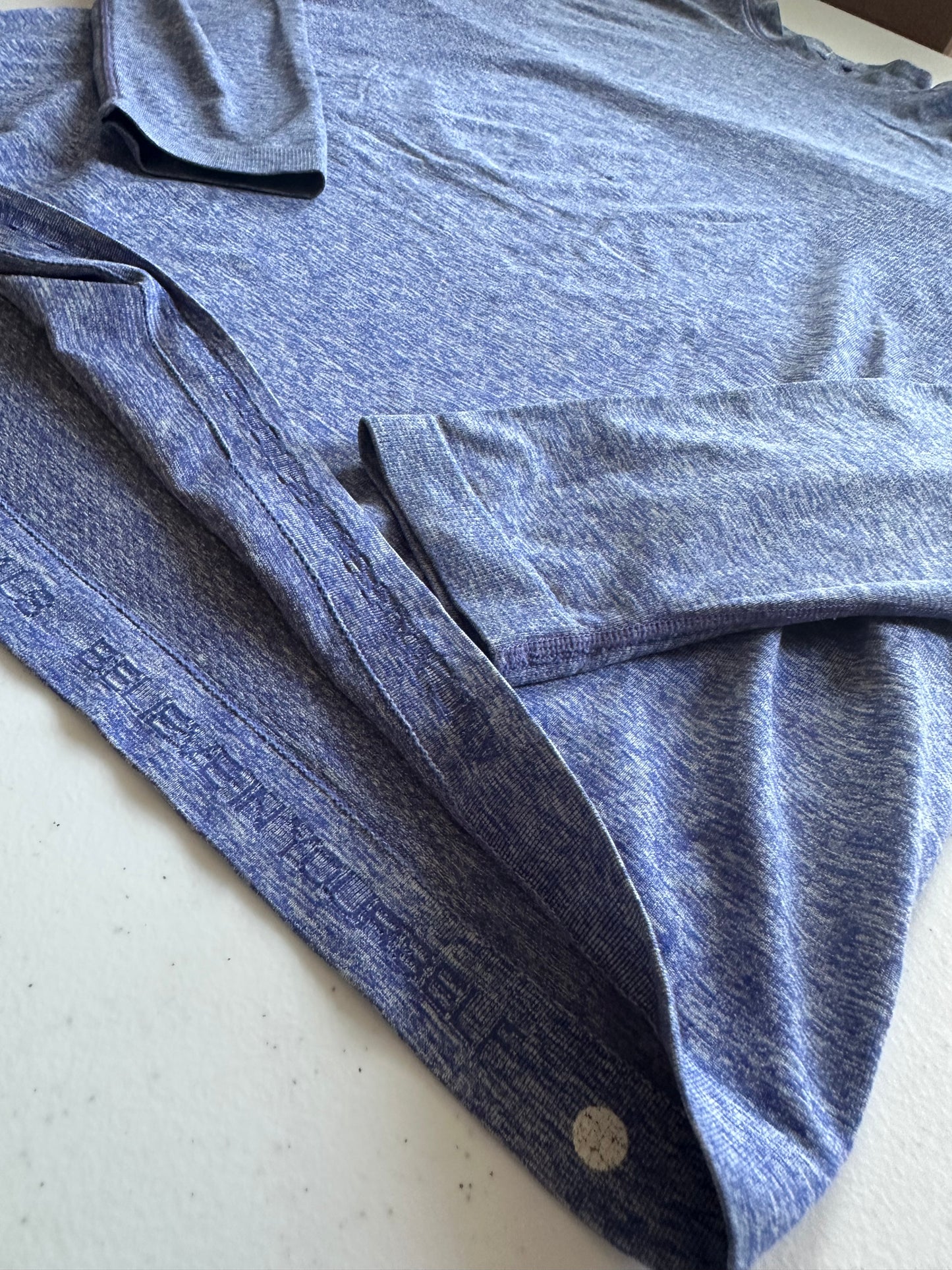 Playera M Lululemon azul jaspeada