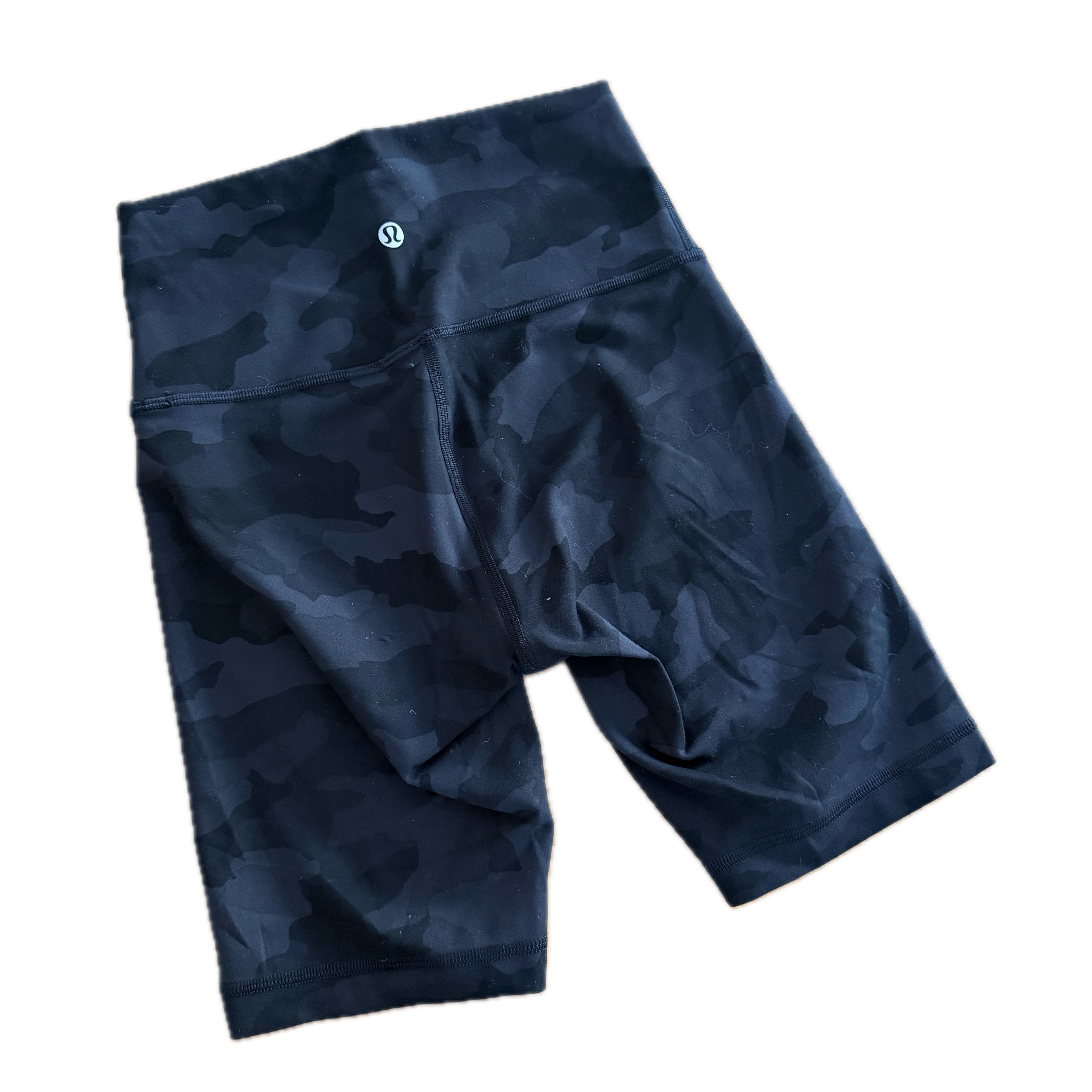 Biker Lululemon talla 4 color camo negro/gris tela Nulu™