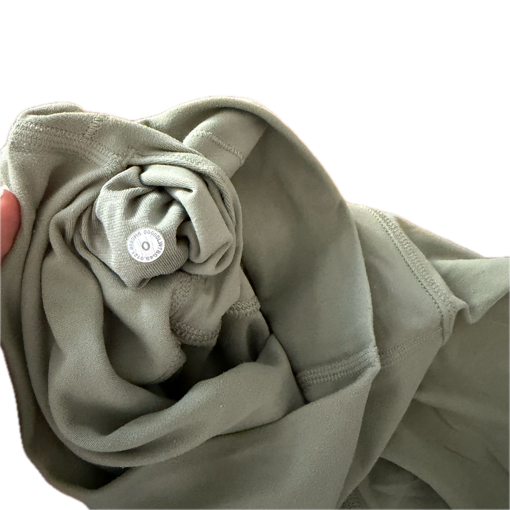 Biker Lululemon talla 0 color menta tela Nulu™