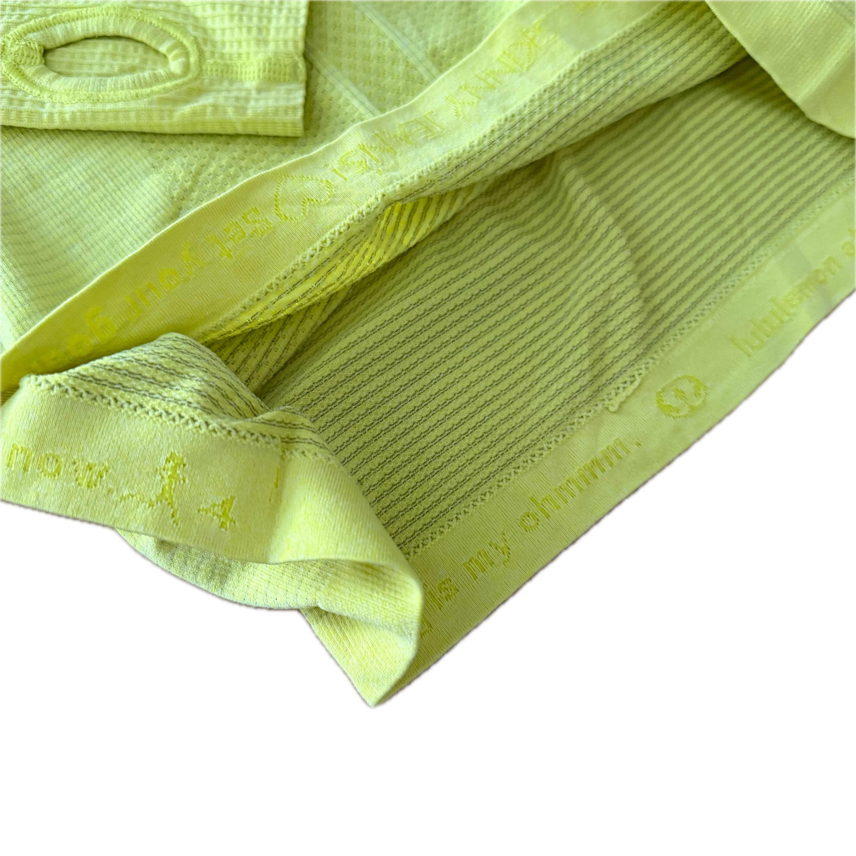 Playera Lululemon talla 4 color amarillo tela Silverescent®