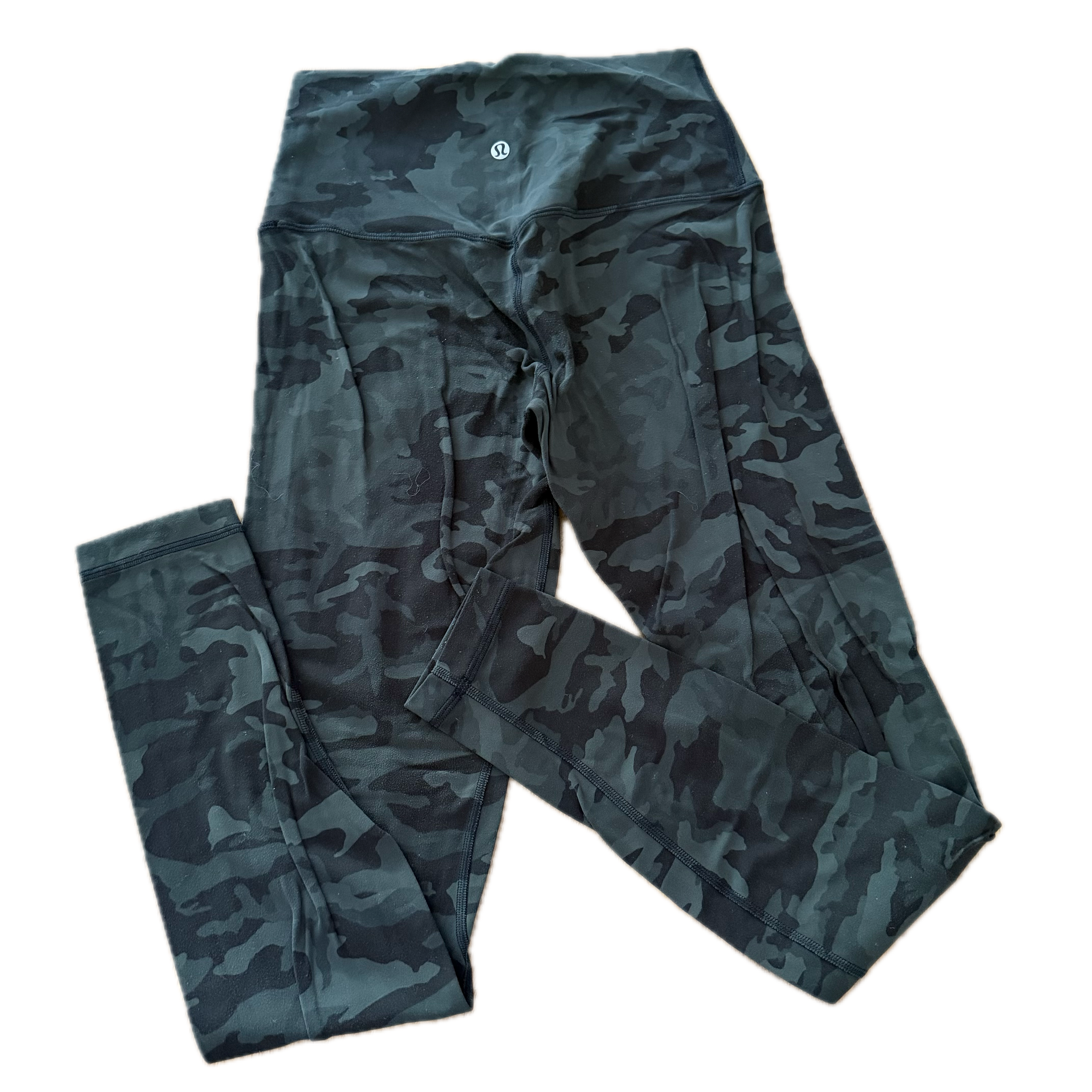 Legging Lululemon talla 6 color camo verde tela Nulu™