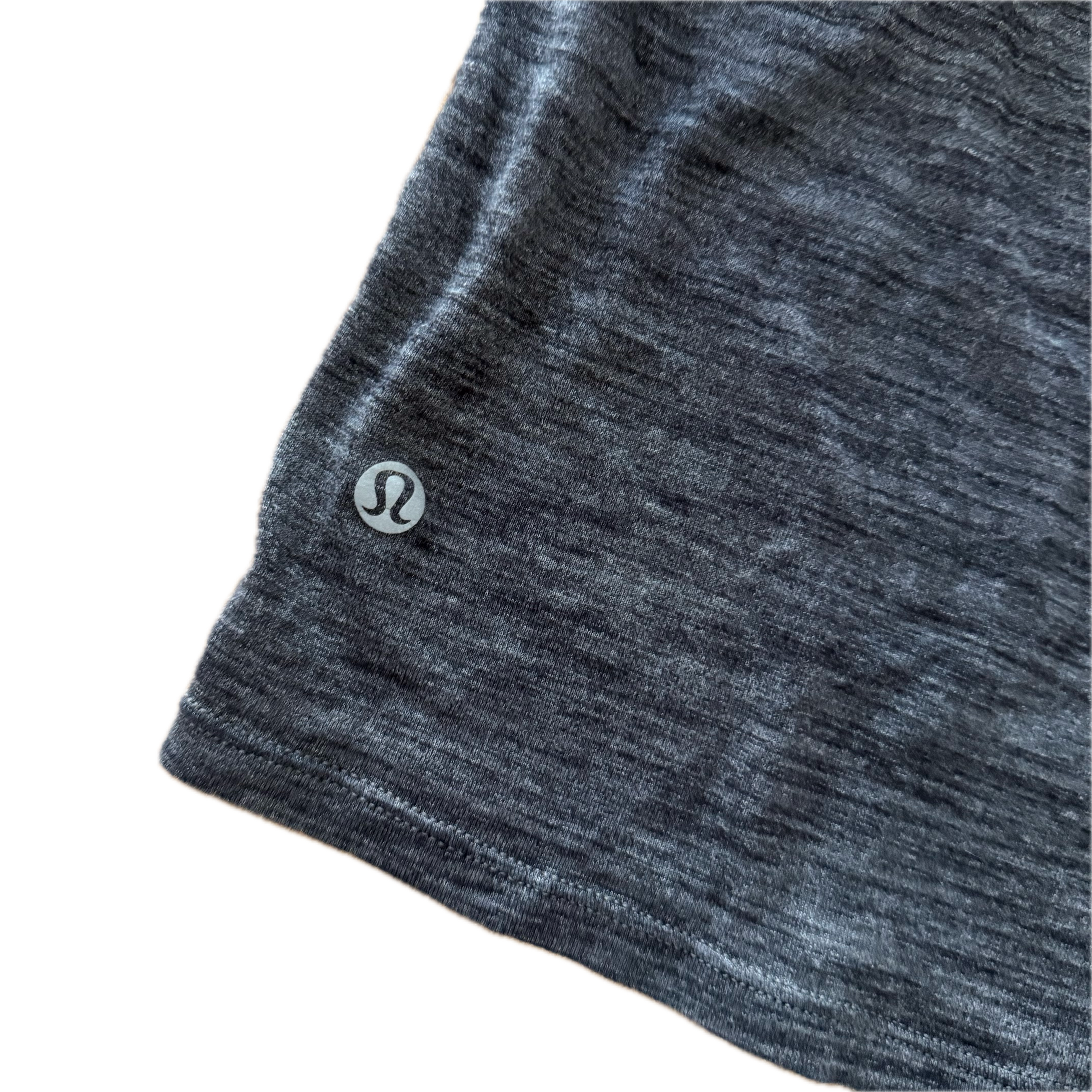 Tank Lululemon talla 6 color gris jaspeada tela Nulu™