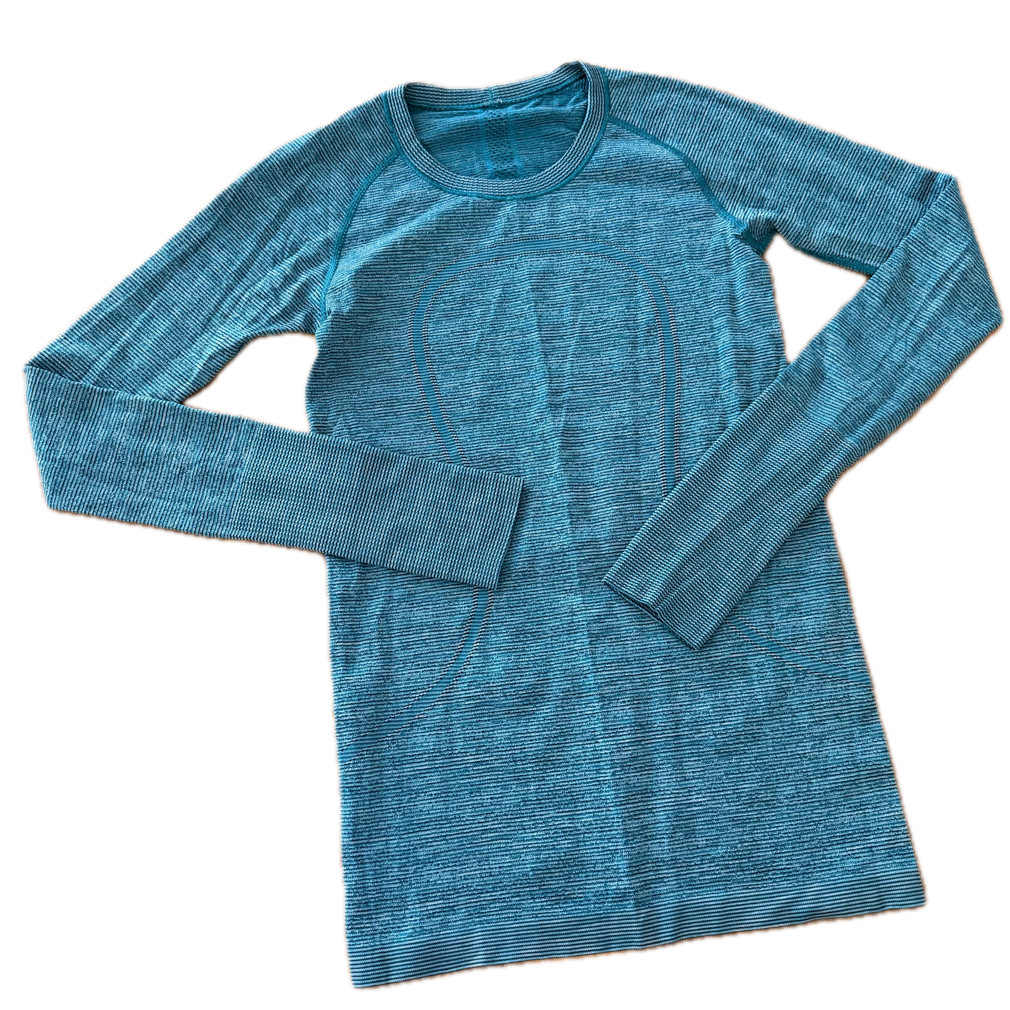 Playera Lululemon talla 6 color azul jaspeado tela Silverescent™
