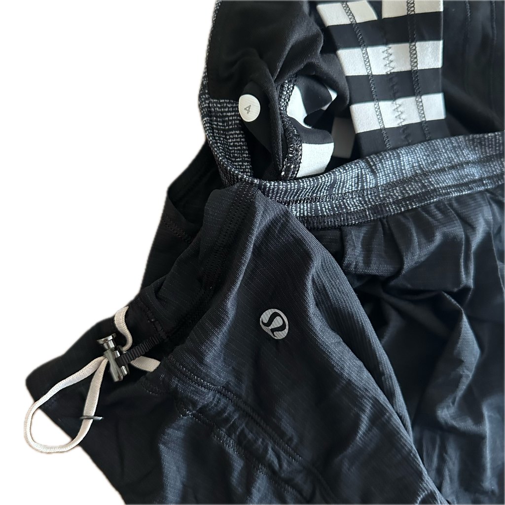 Tank top Lululemon talla XCH negro con tirantes de rayas