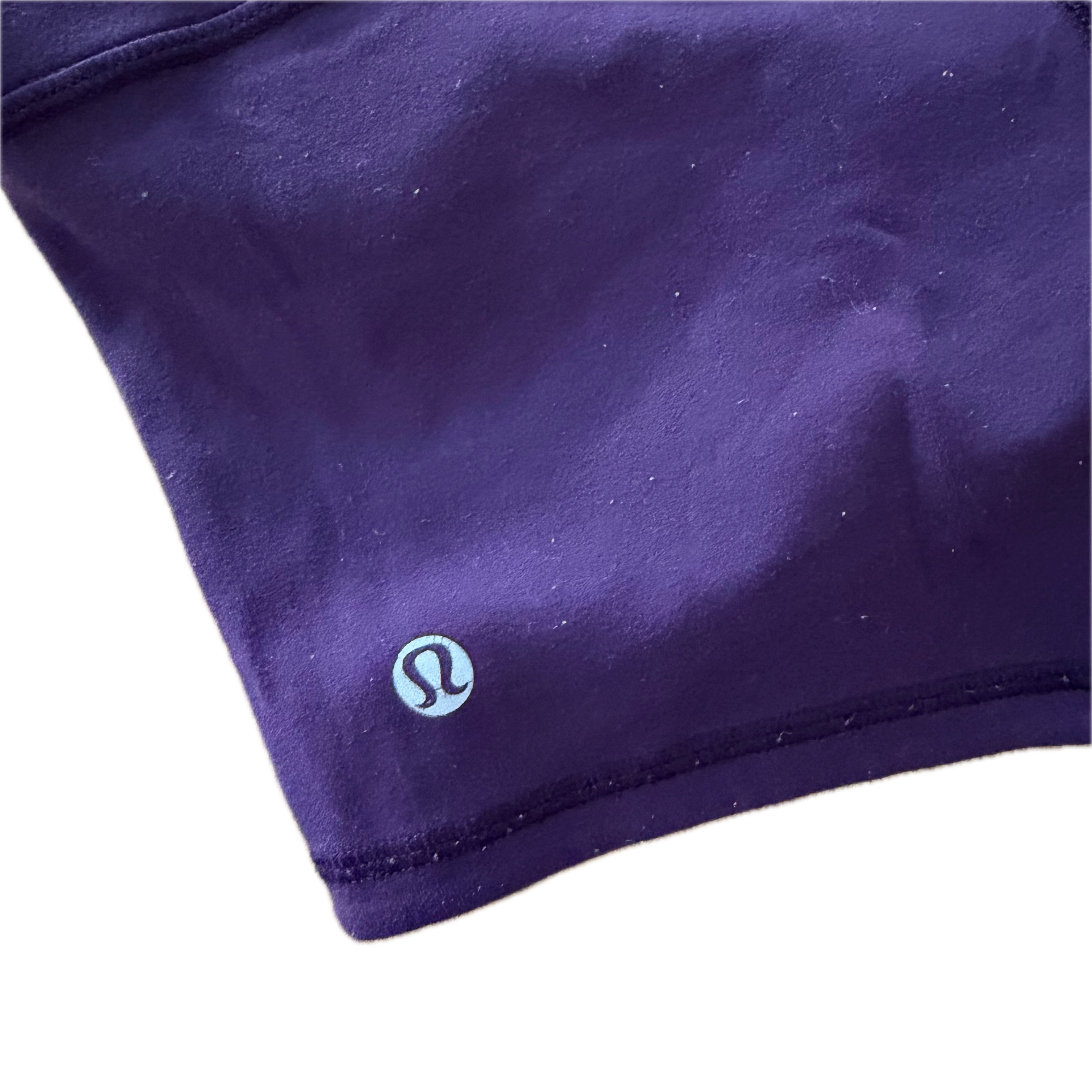 Short Lululemon talla 6 color morado azul tela Nulu™