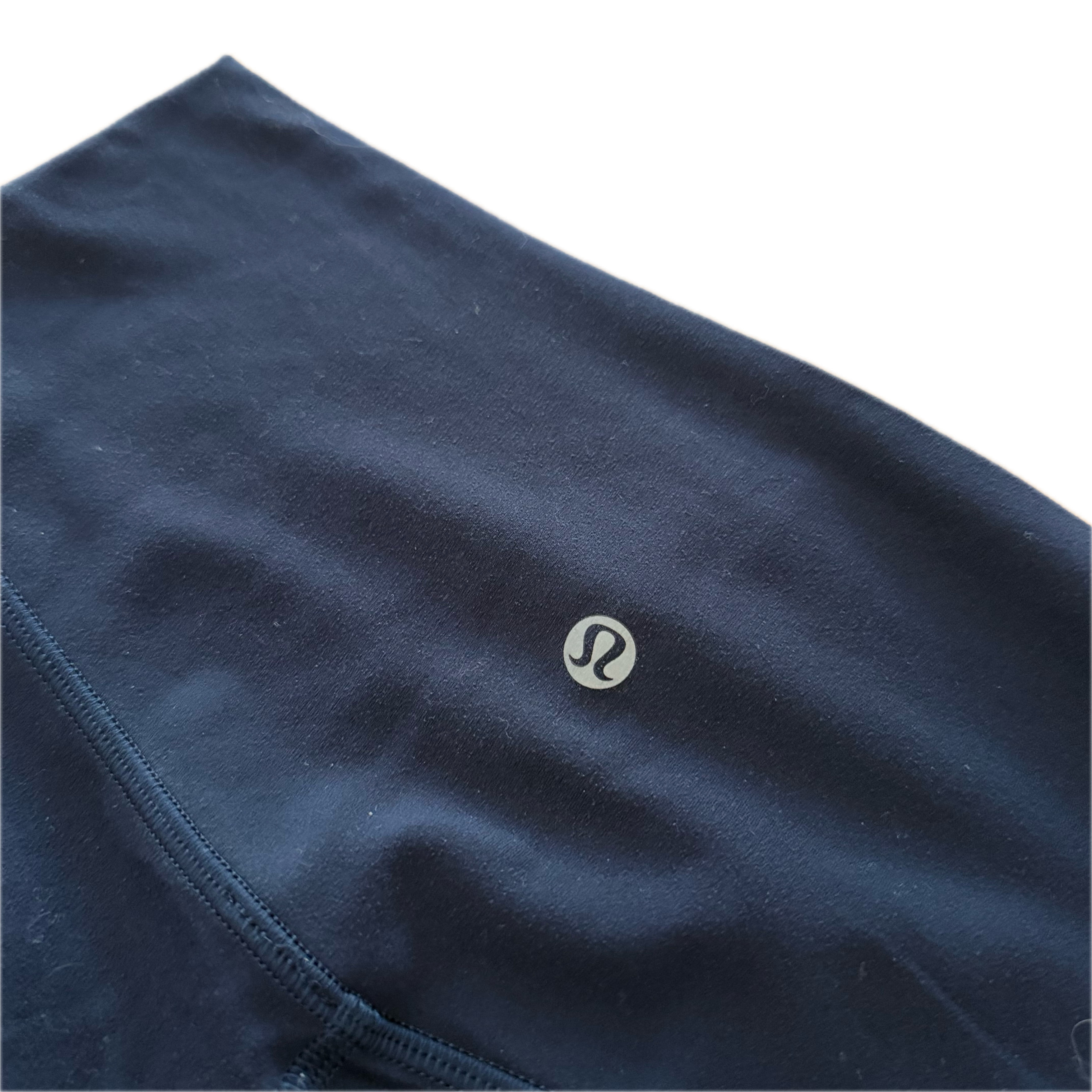 Legging Lululemon talla 8 color azul marino tela Nulu™
