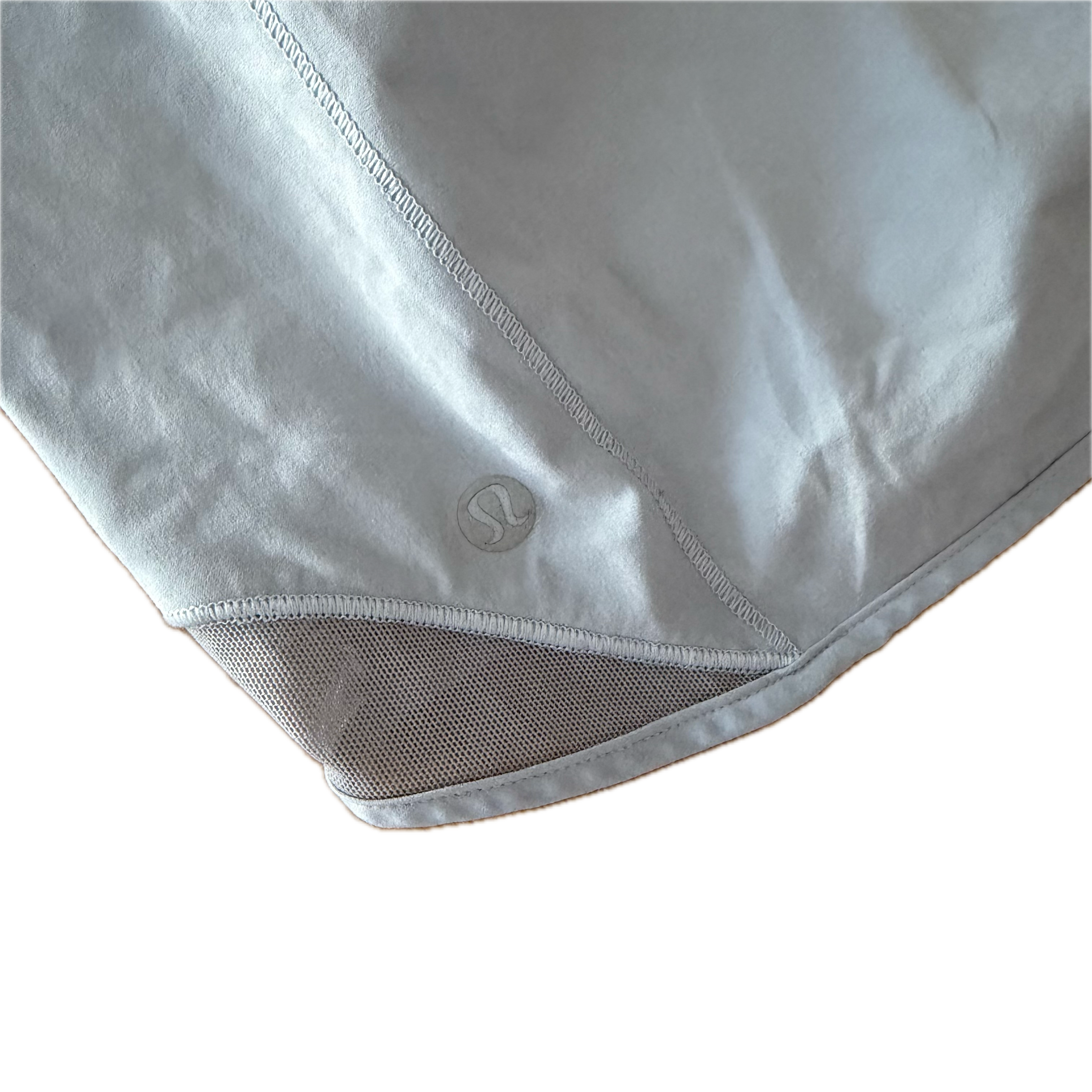 Short Lululemon talla 8 color azul tela Nulux™