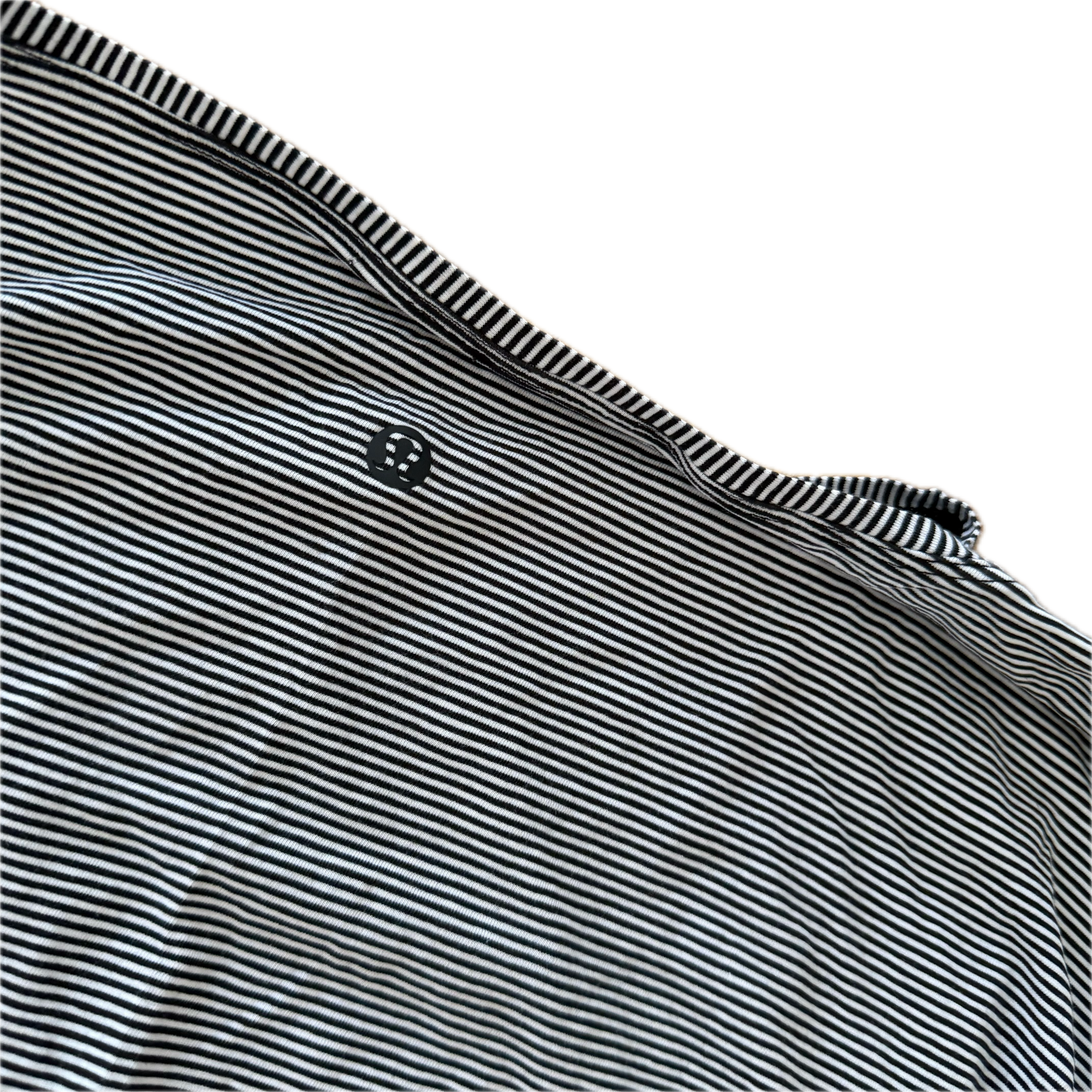 Playera Lululemon talla 8 color rayas tela Vitasea™