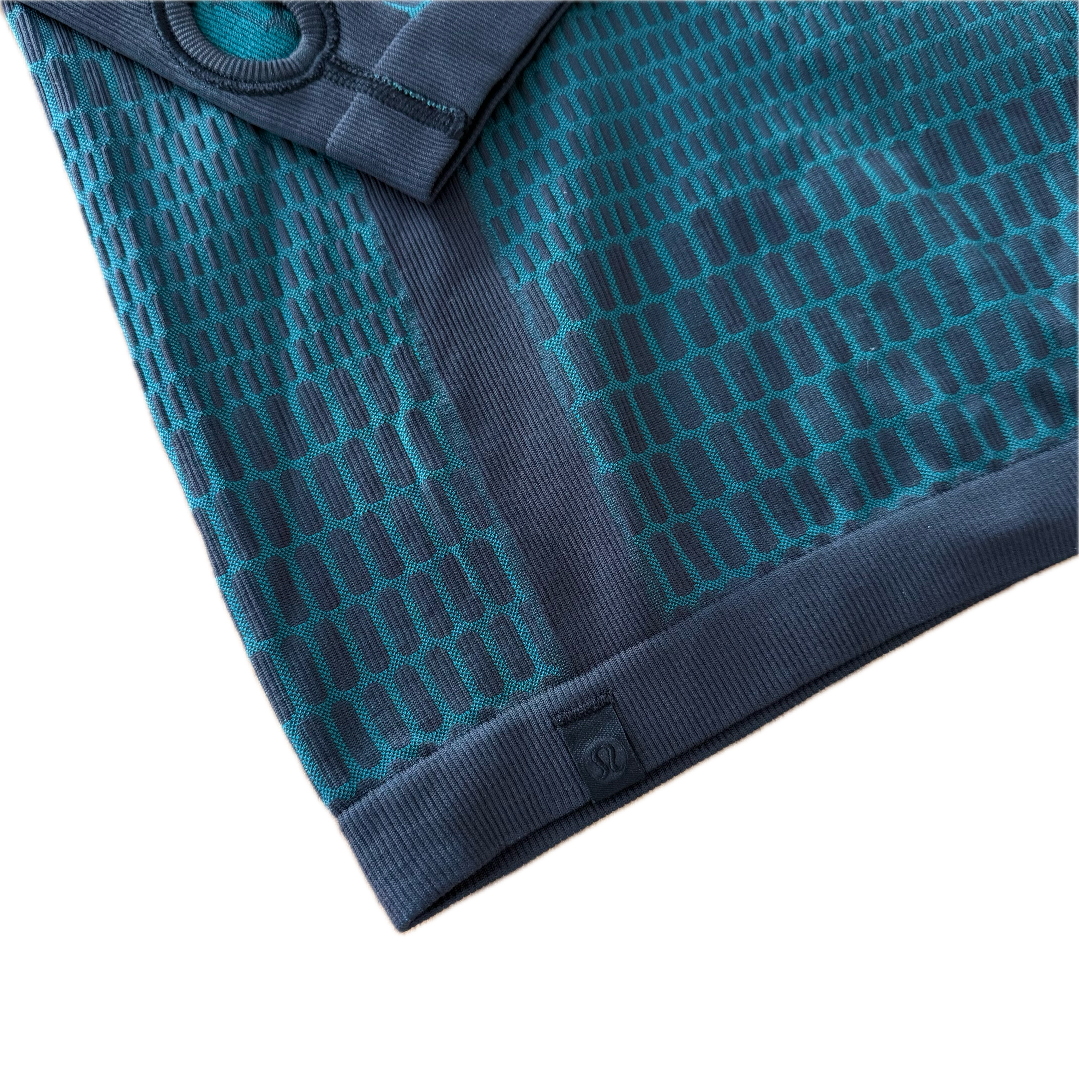 Playera Lululemon talla 8 color negro/verde tela Silverescent™