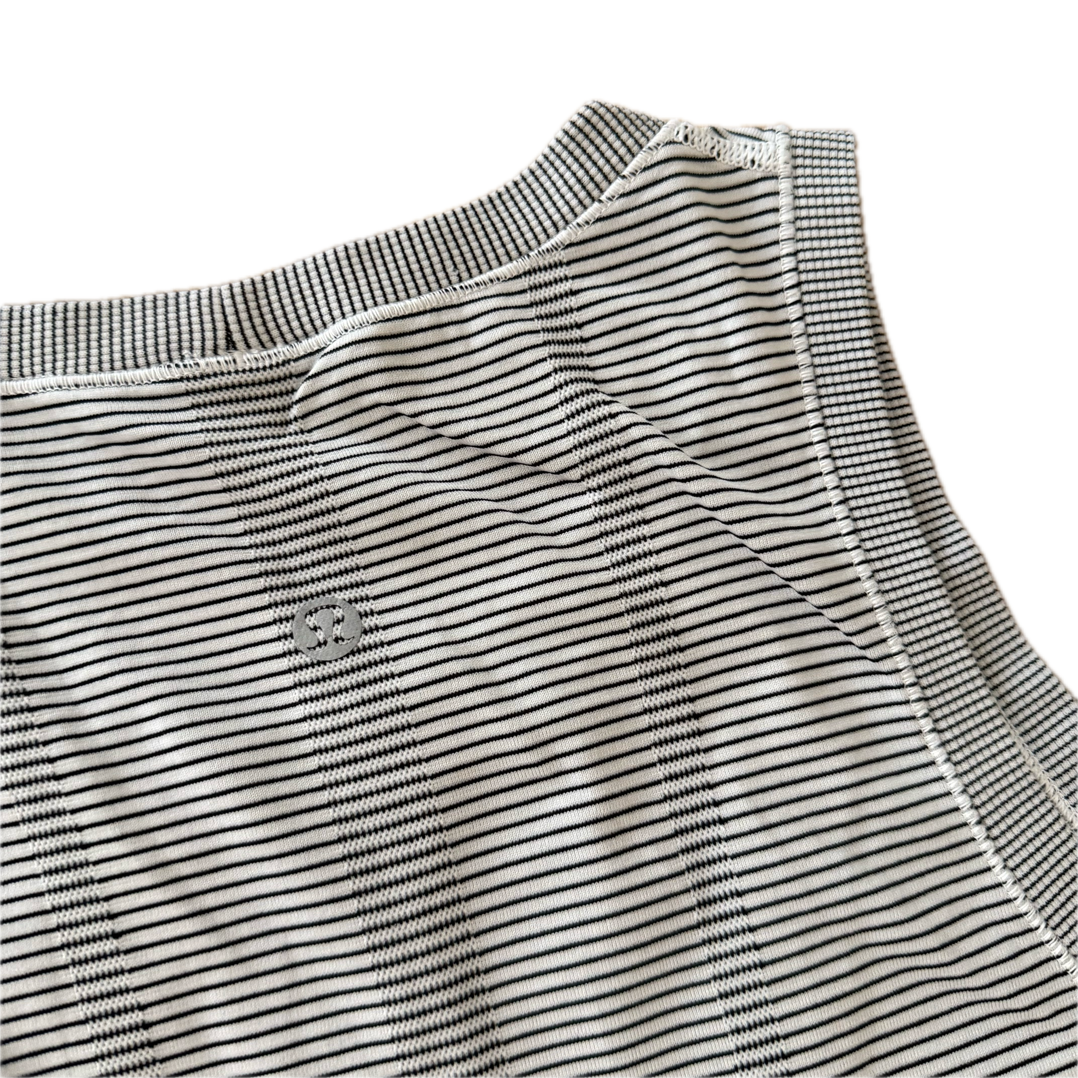 Tank Lululemon talla 10 color rayas tela Silverescent™