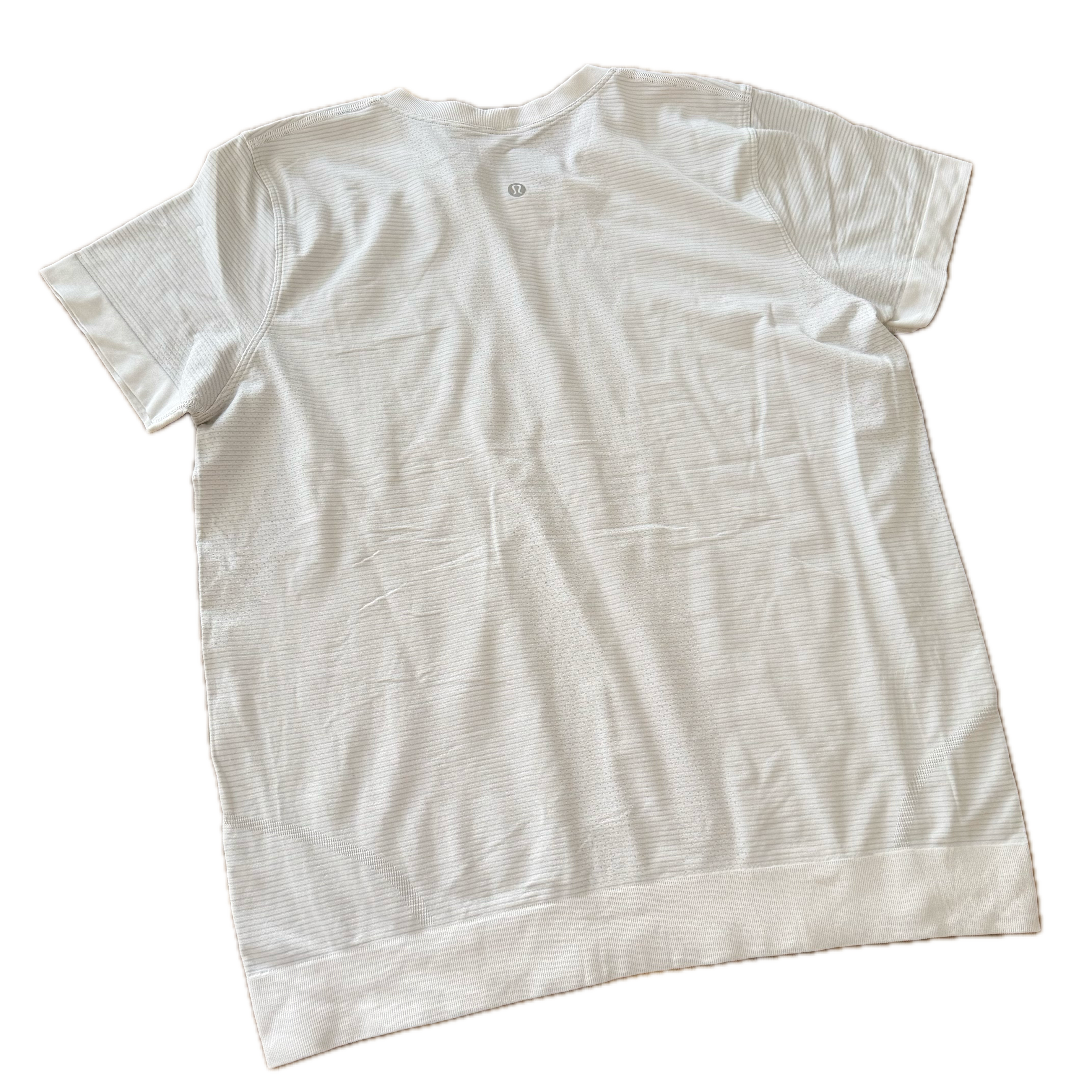 Playera Lululemon talla 14 color blanco tela Silverescent™