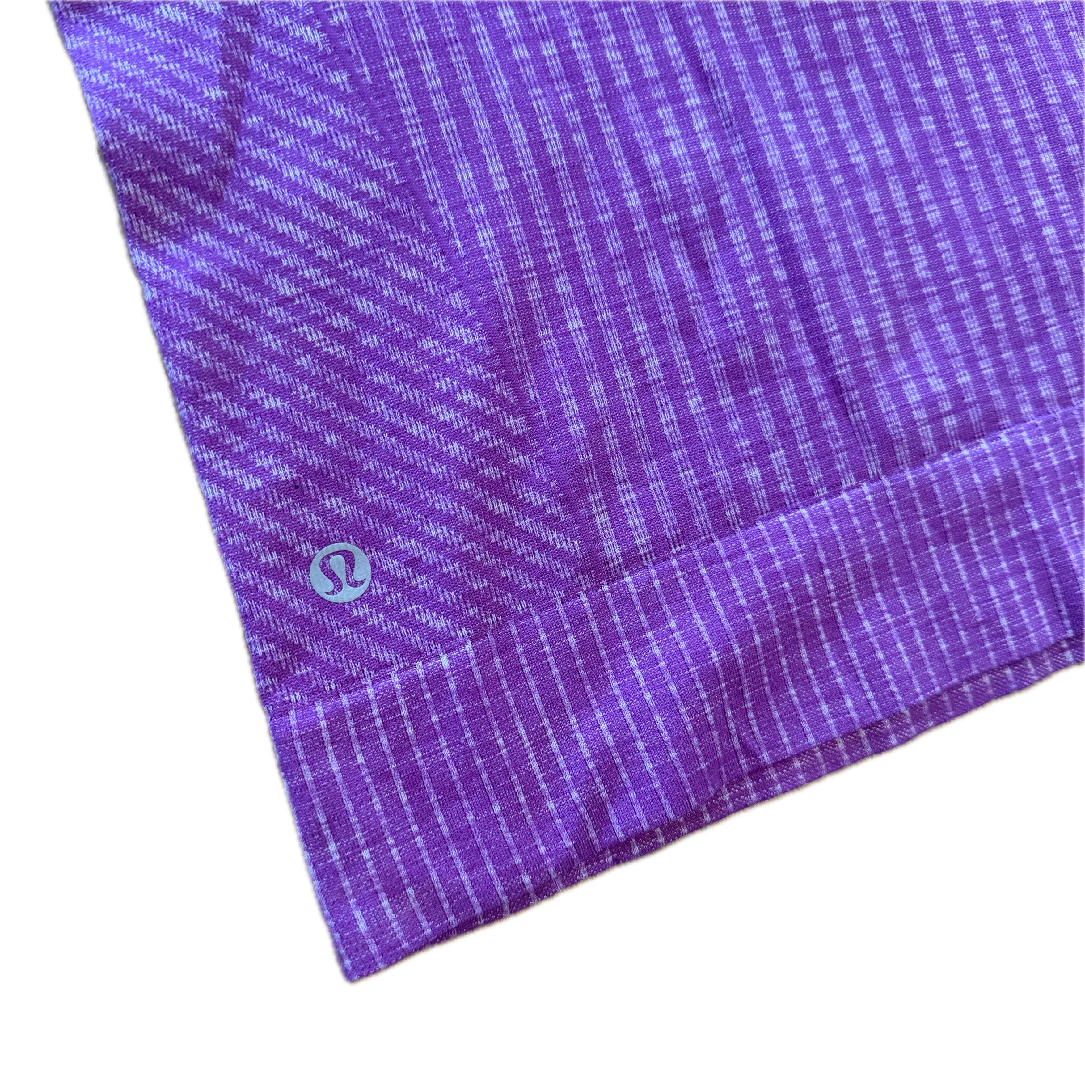 Hoodie Lululemon talla 4 morado tela Silverescent™