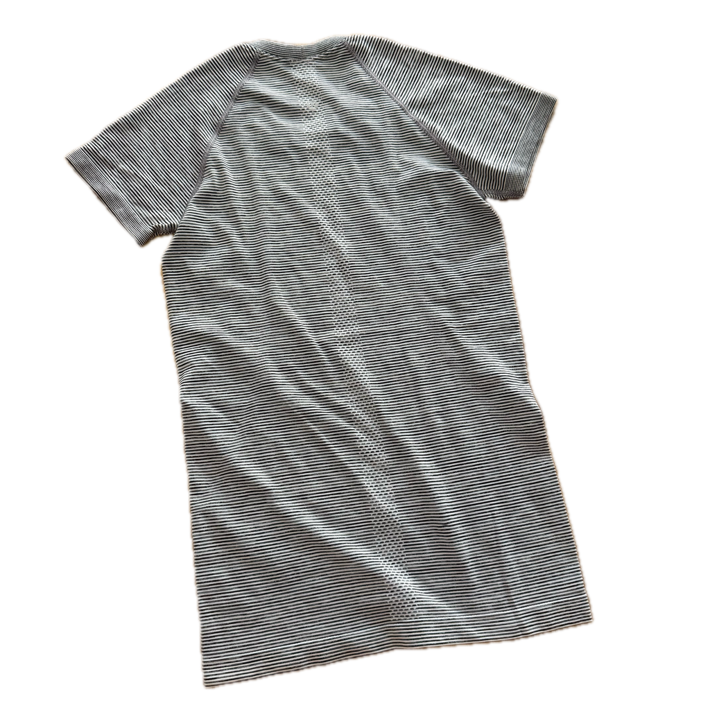 Playera talla 4 gris tela anti olor