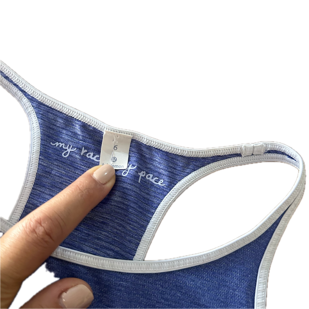 Tank Lululemon talla CH azul con linea blanca
