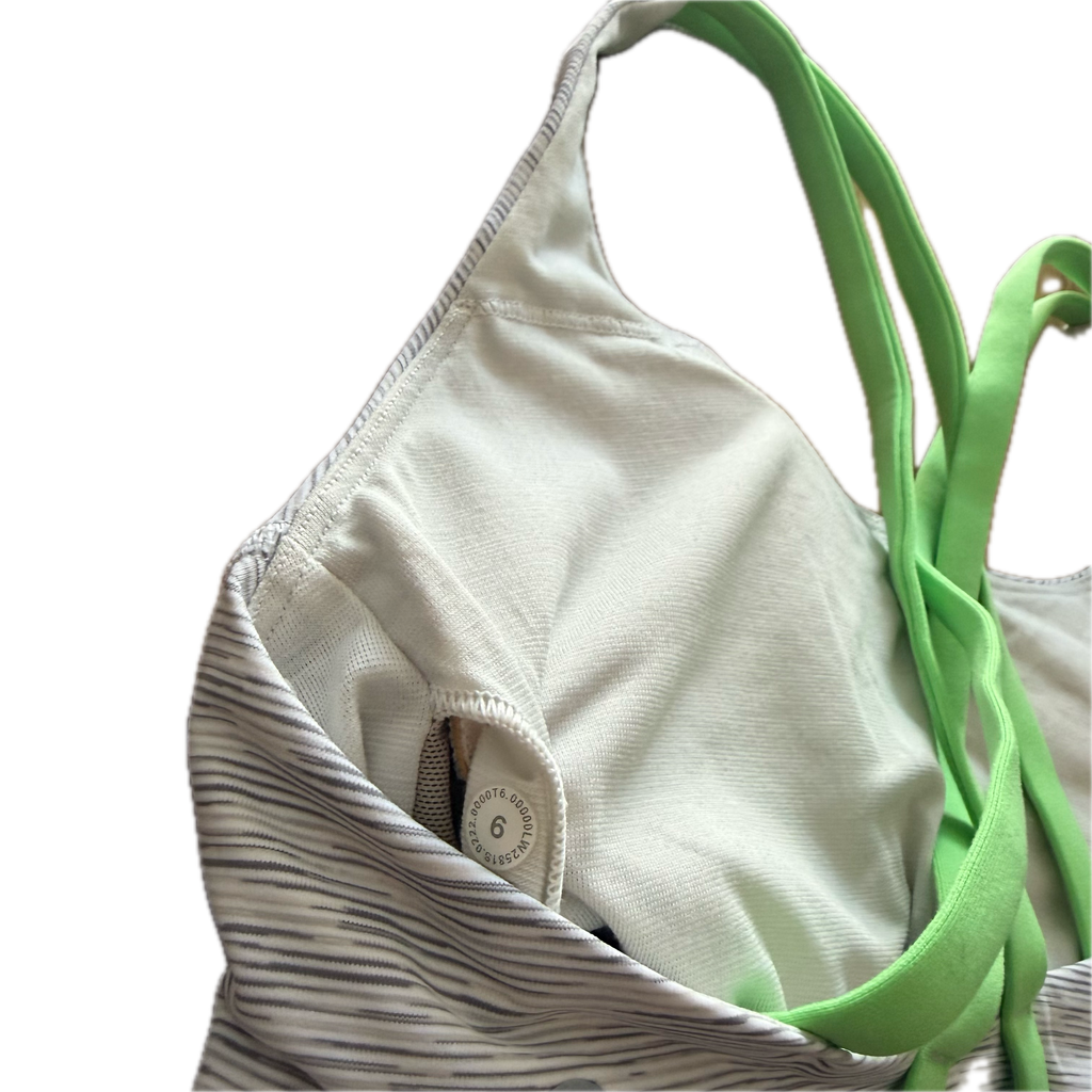 Top talla 6 gris con tirantes verdes