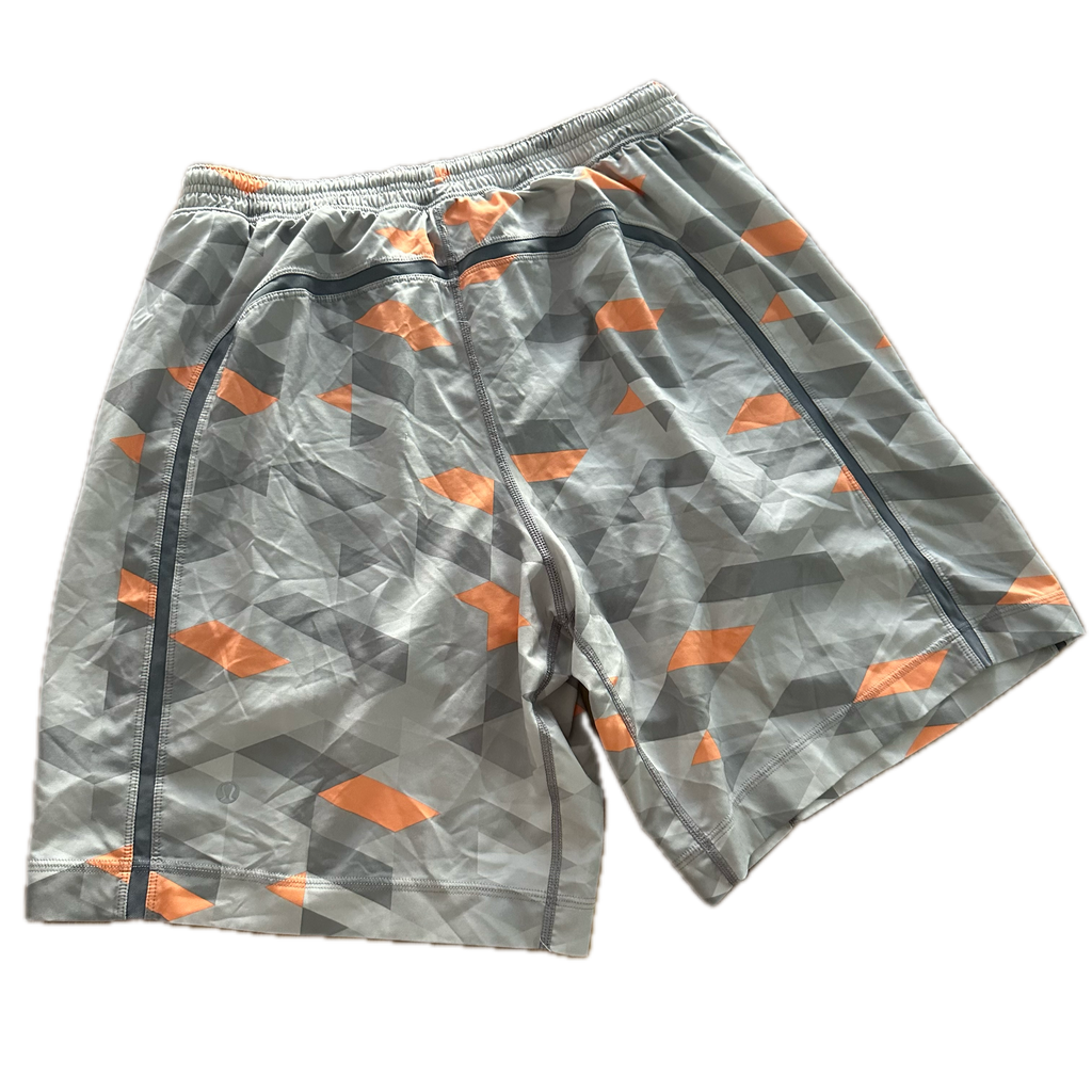Short Lululemon L gris con naranja de hombre