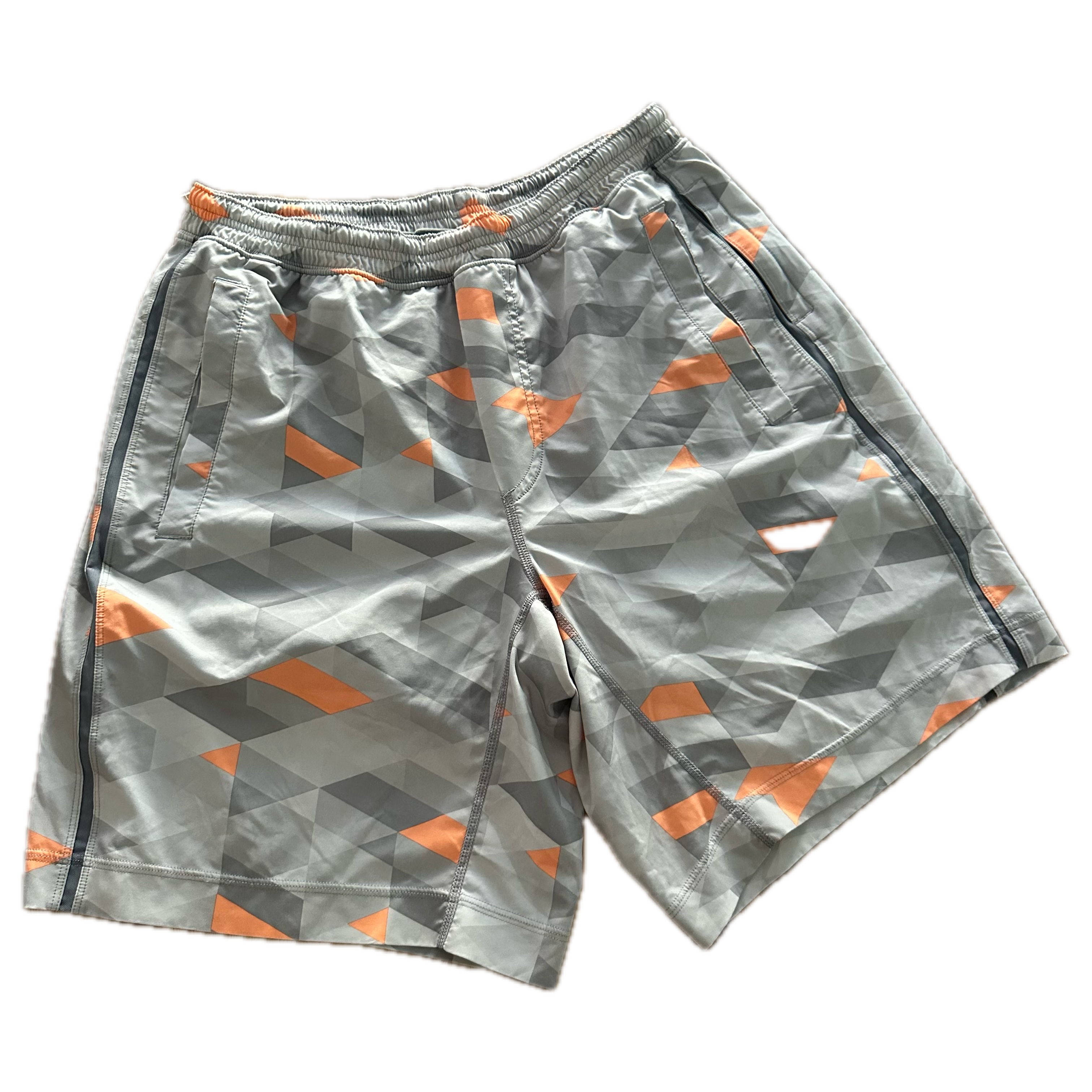 Short Lululemon L gris con naranja de hombre