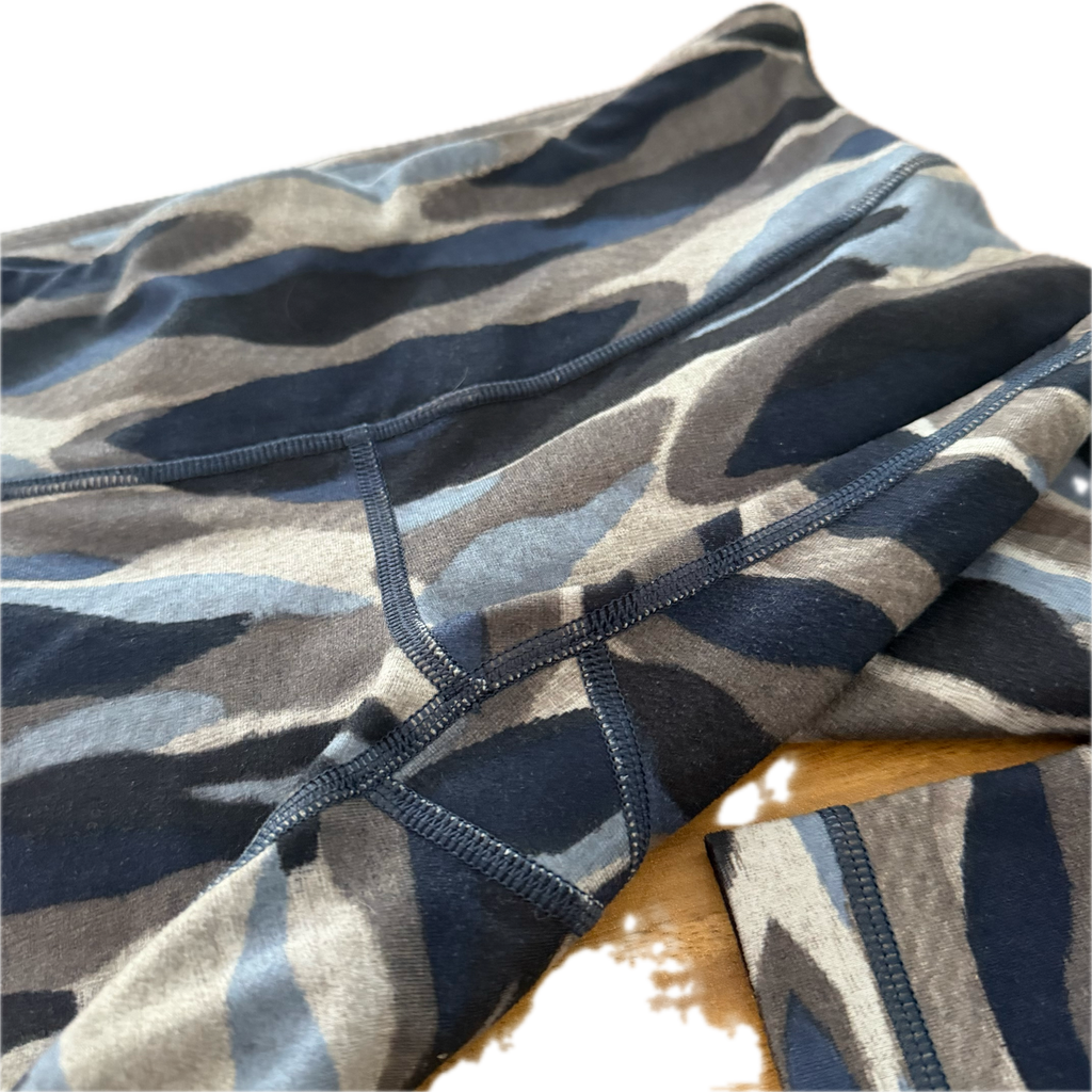 Legging talla 6 print azules y gris