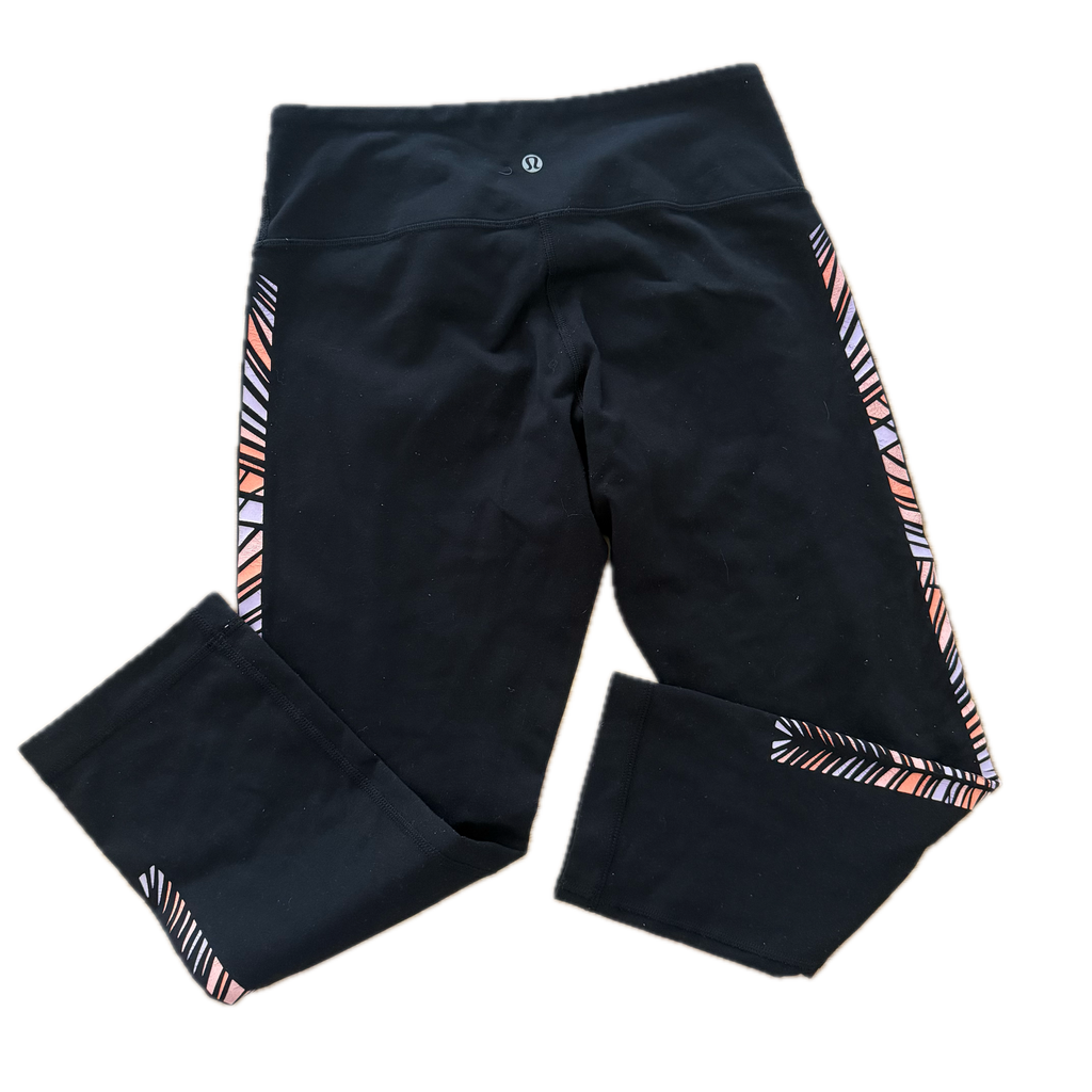 Legging talla 6 negro con diseño lateral en rosas