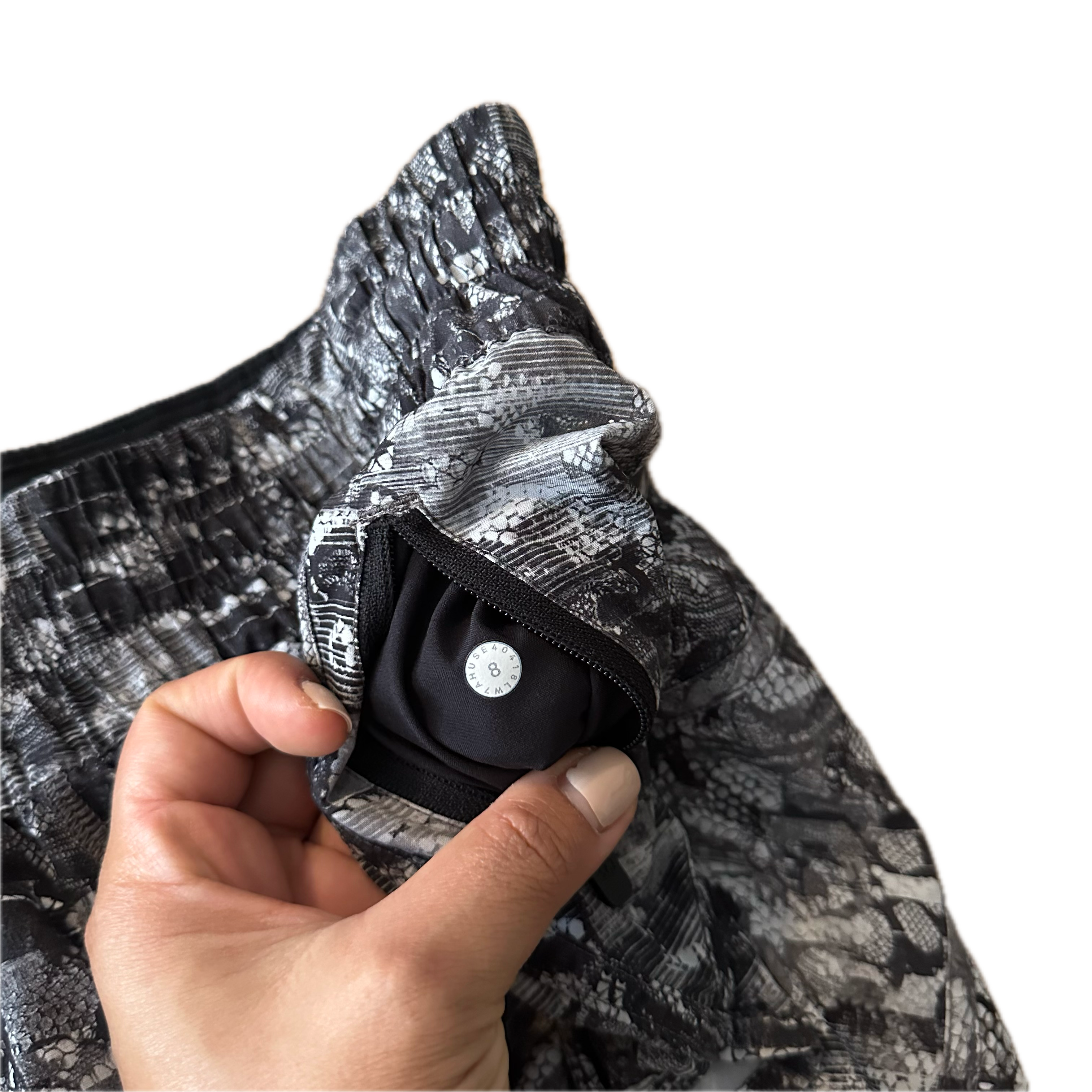 Short Lululemon talla M print blanco/negro