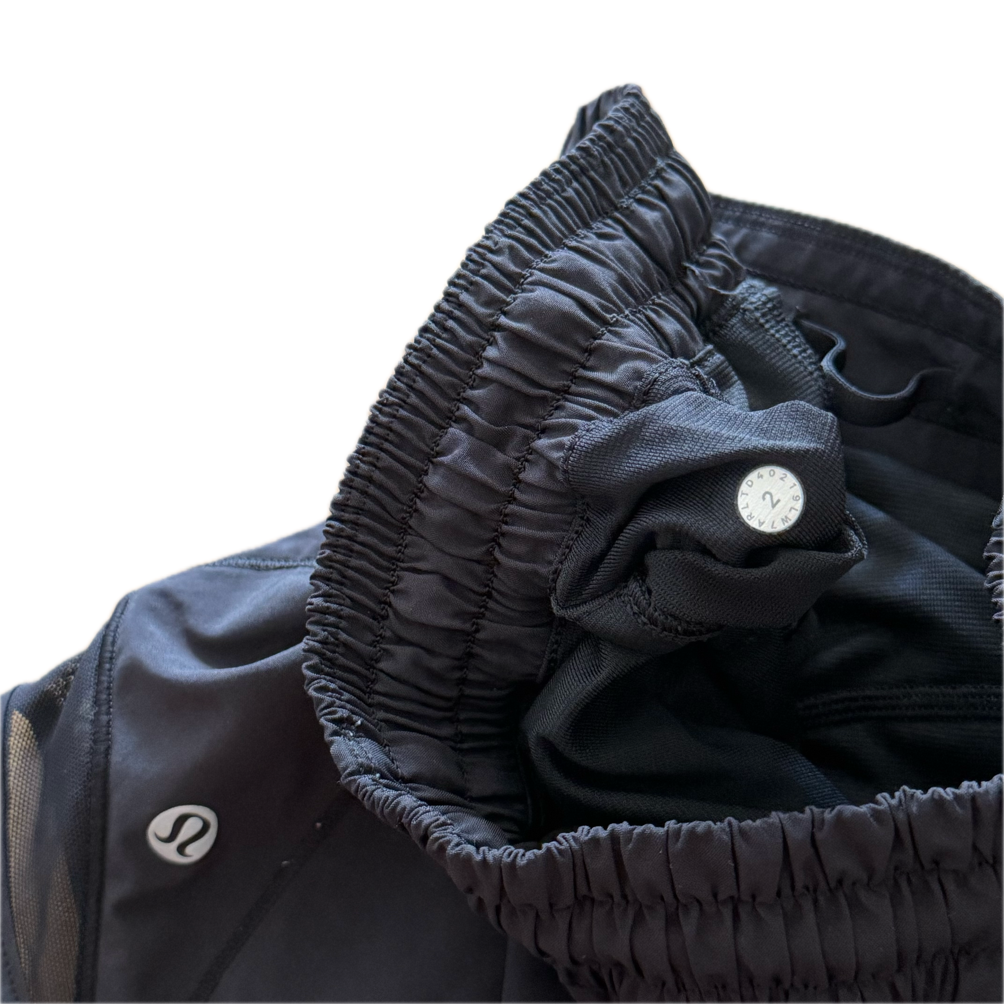 Short Lululemon talla 2 negro con resorte tela Nulux™