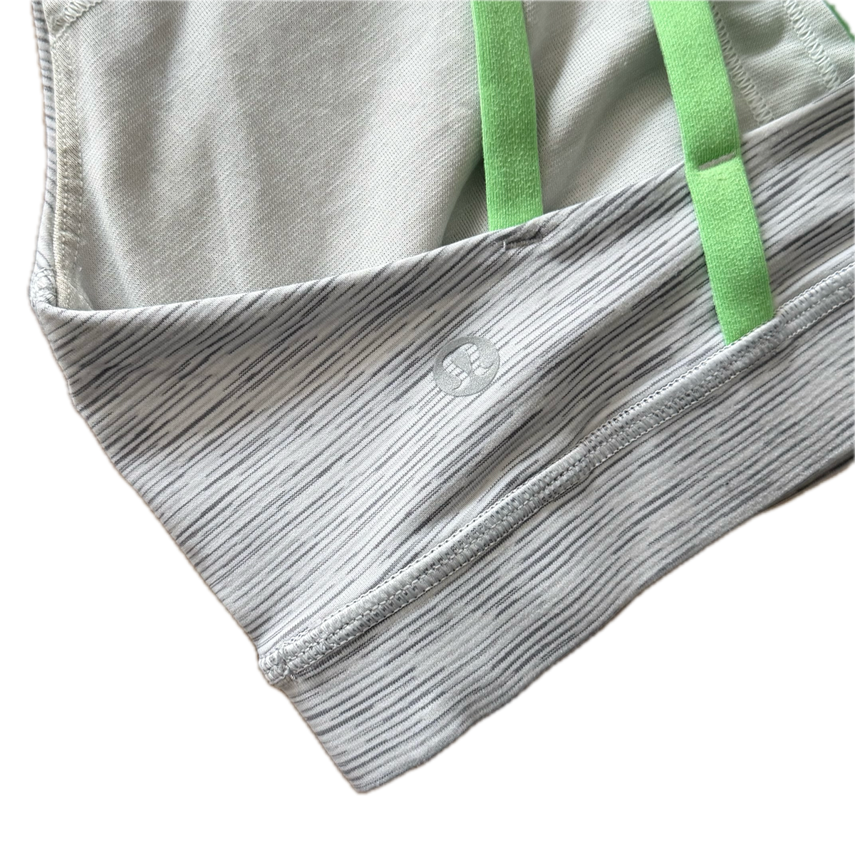 Top talla 4 rayitas grises con tirantes verdes