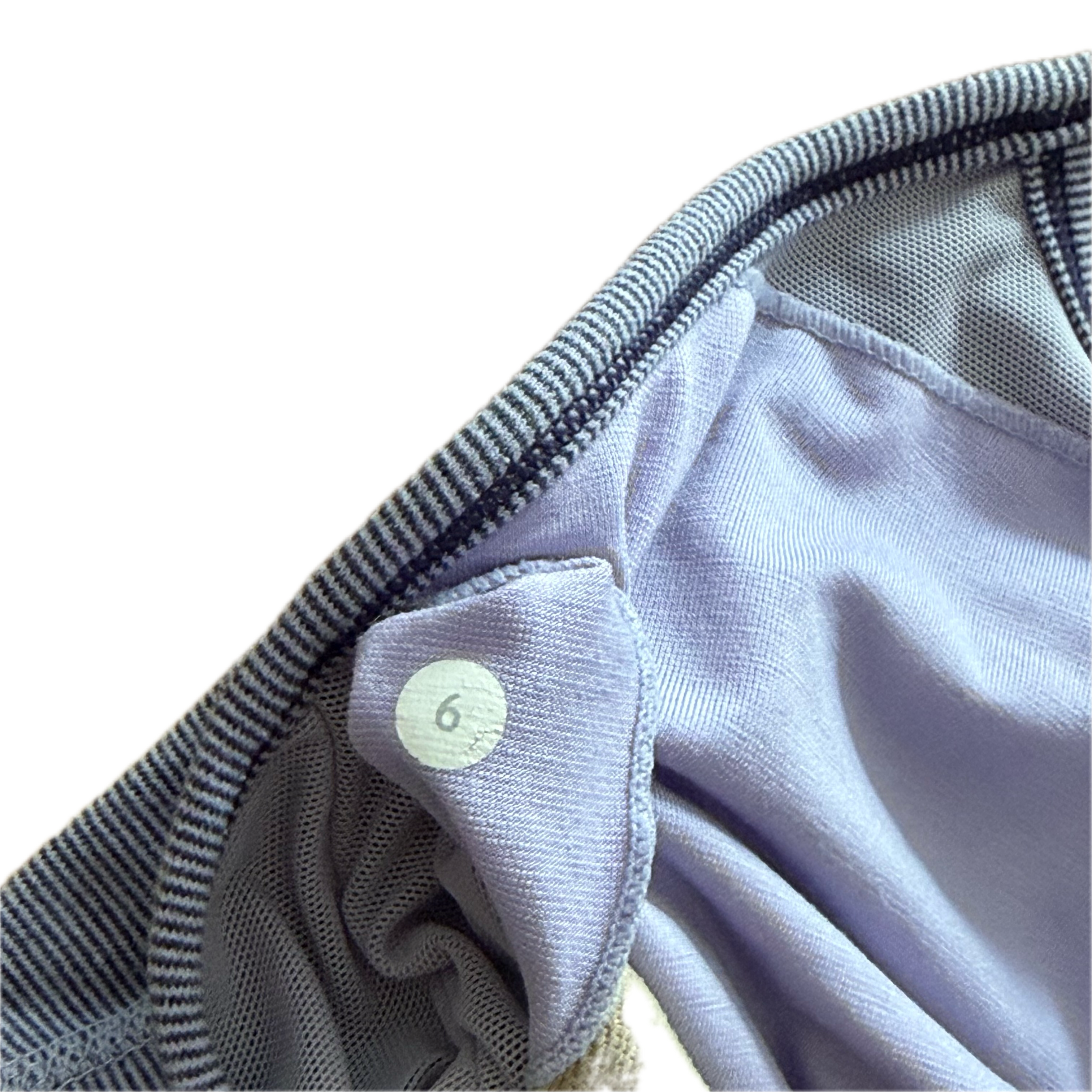 Tank top Lululemon talla 6rayitas lila tela Nulu™