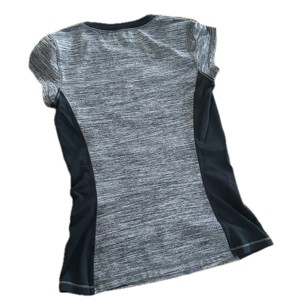 Playera talla 4 gris y negro
