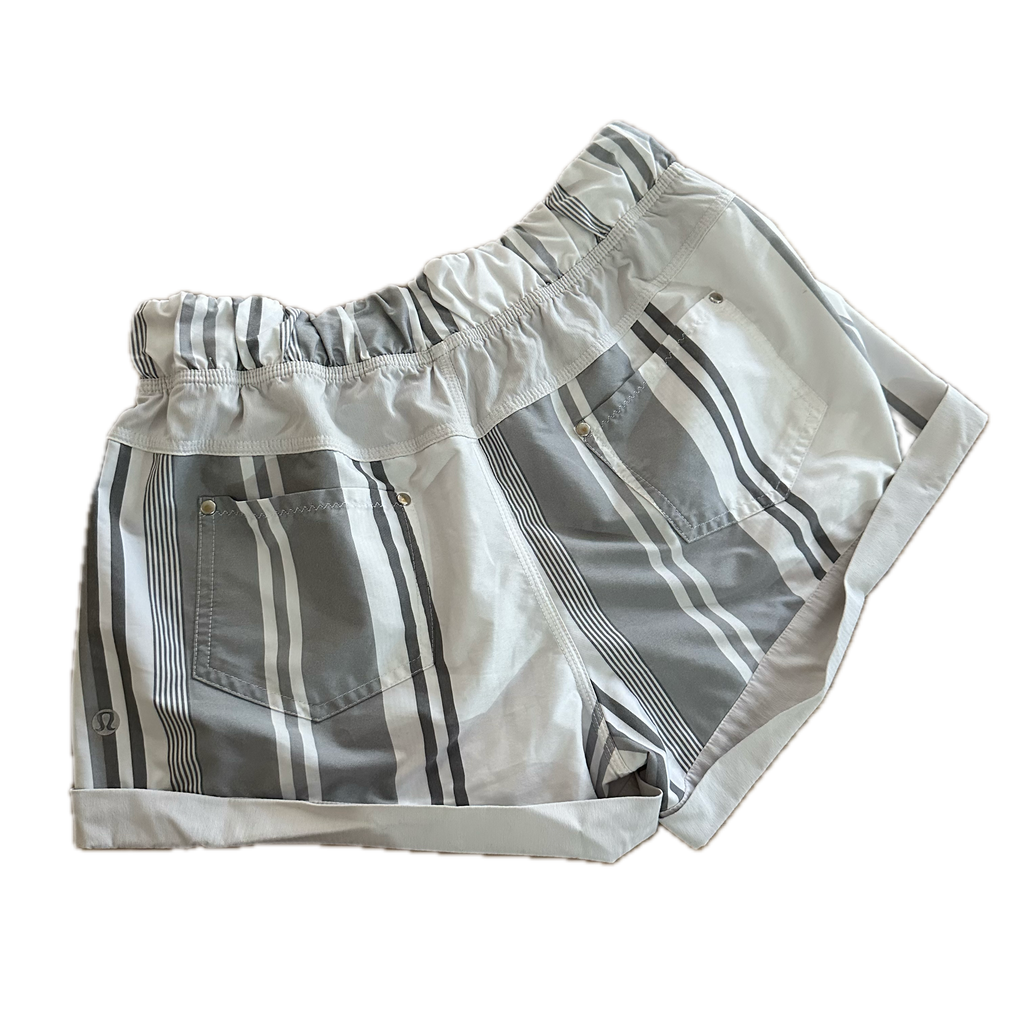 Short talla 4 rayas blancas y grises