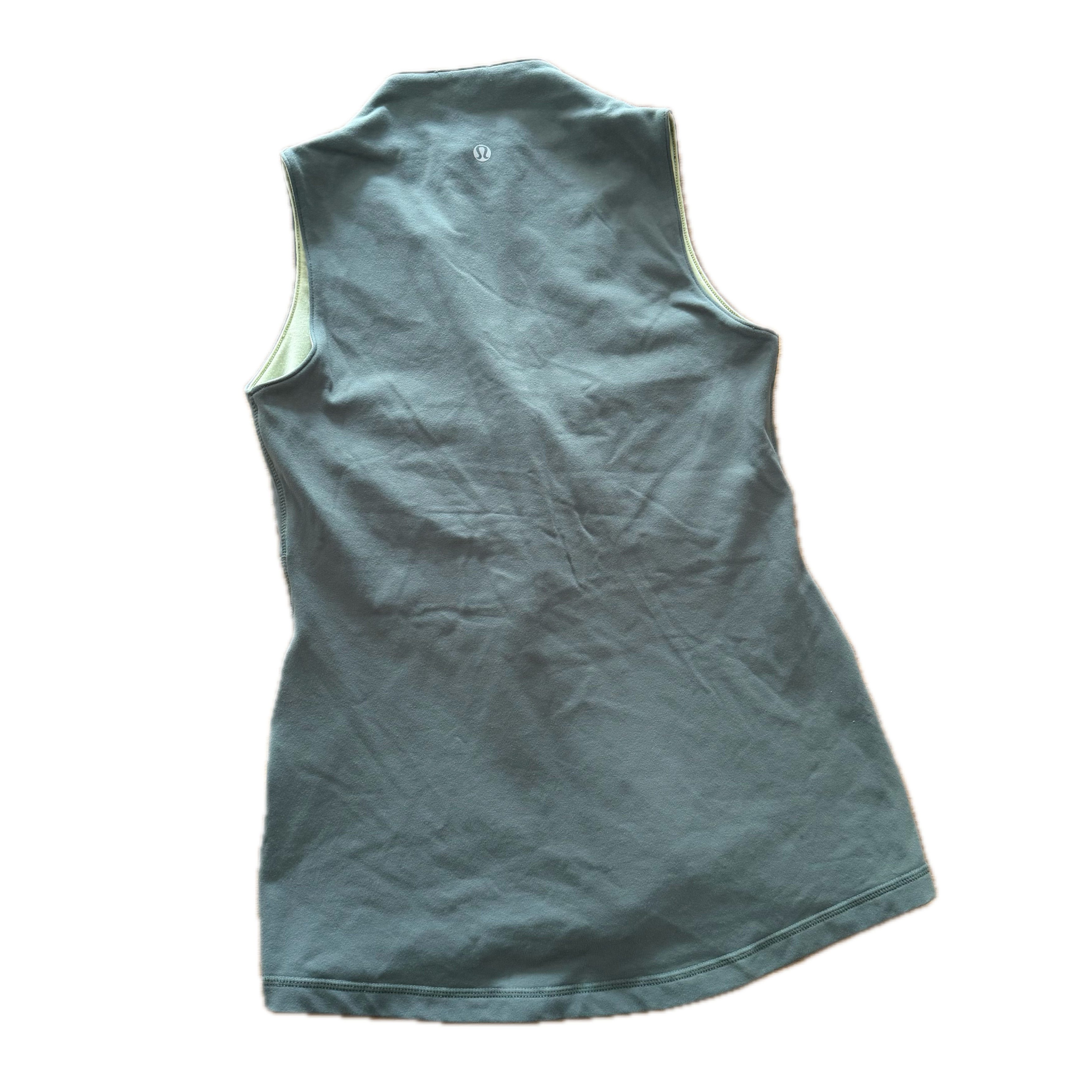 Tank top Lululemon talla 8 menta tela Nulu™
