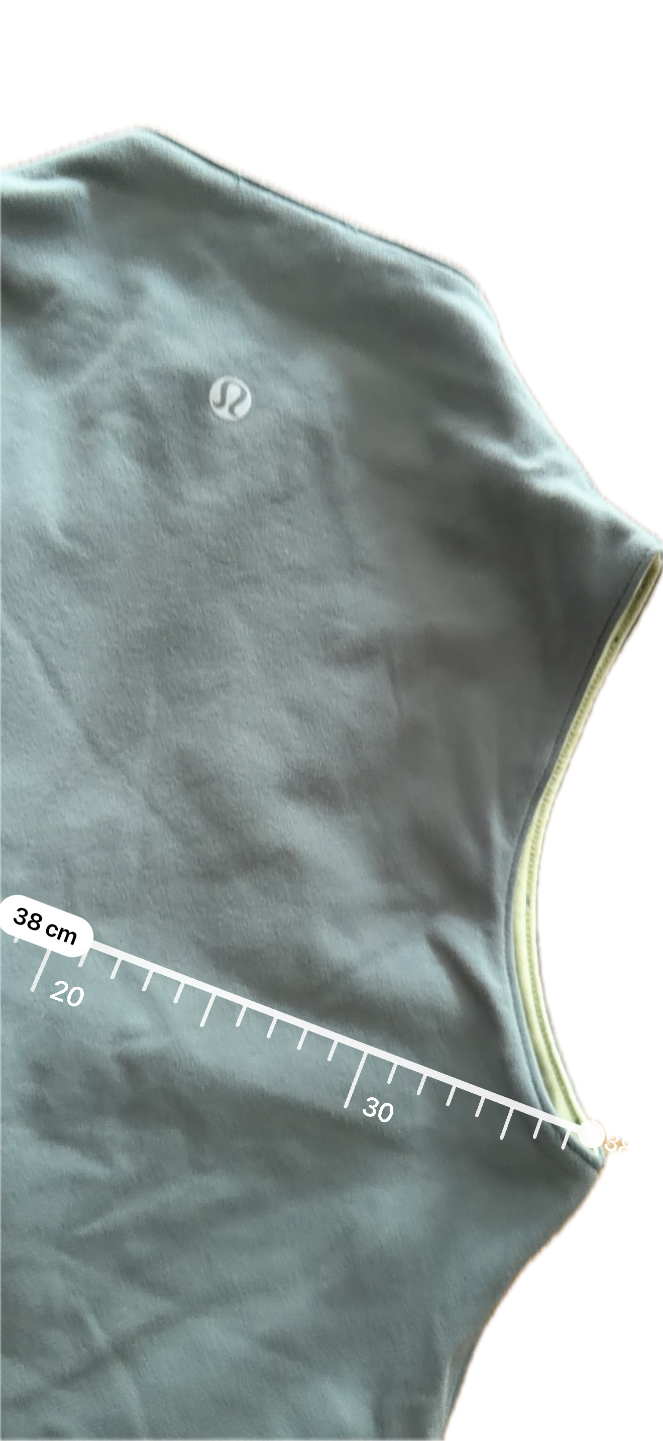 Tank top Lululemon talla 8 menta tela Nulu™