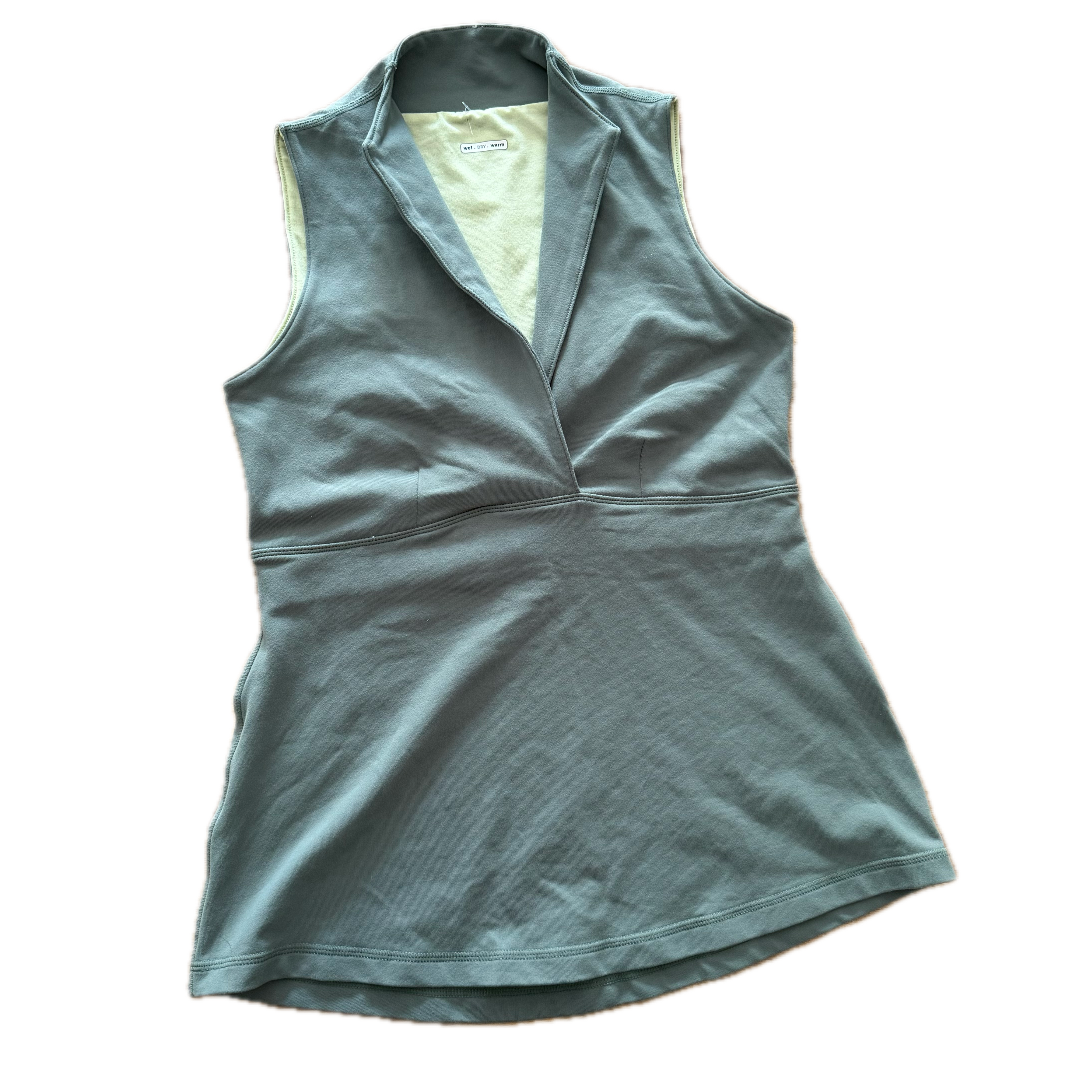 Tank top Lululemon talla 8 menta tela Nulu™