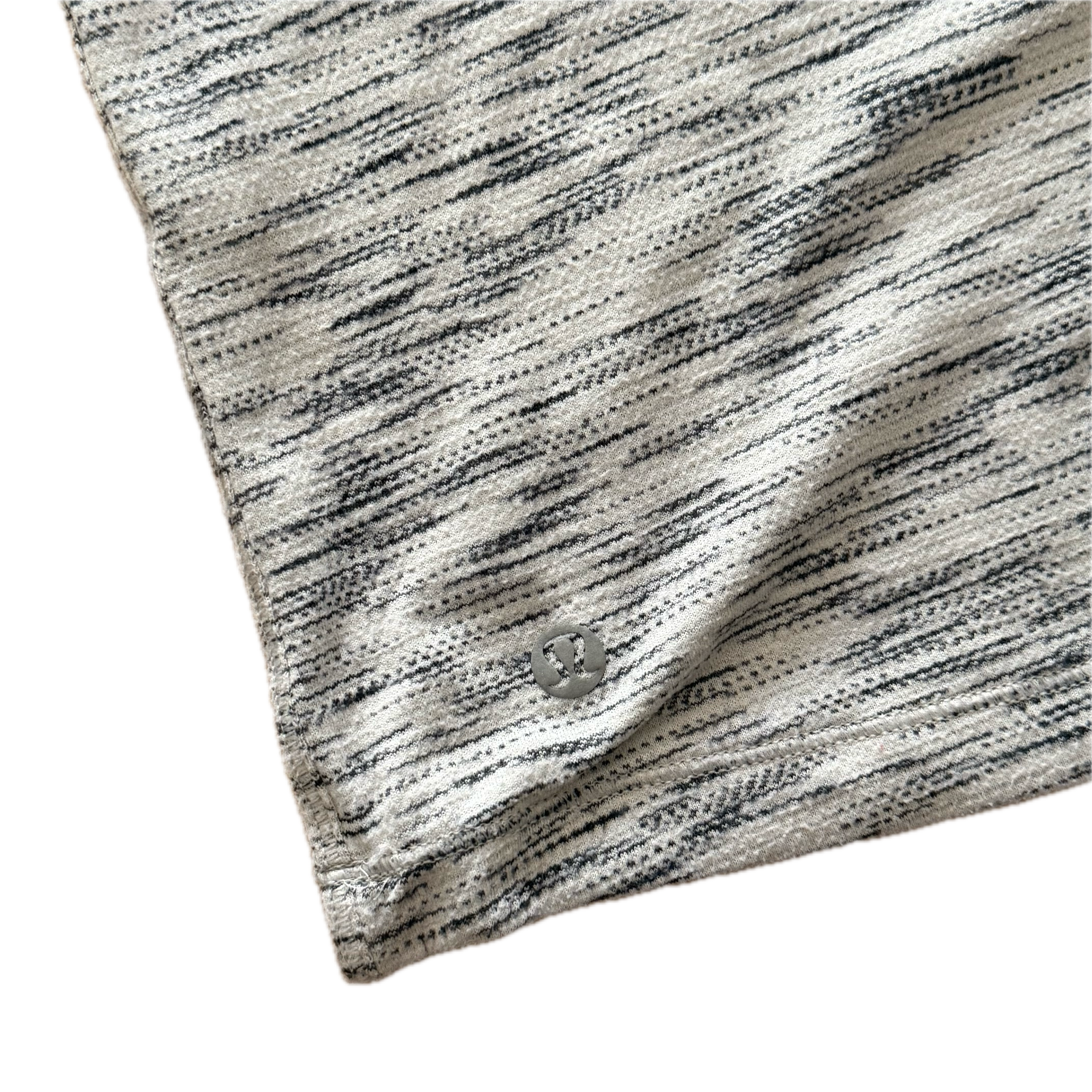 Tank Lululemon talla 8 gris jaspeada tela Nulu™