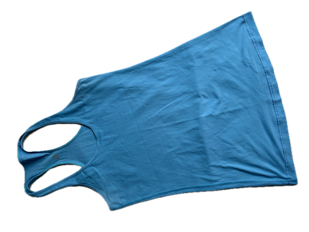 Tank Lululemon talla M  azul con rayitas tenues