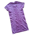 Playera talla 2 morado jaspeada