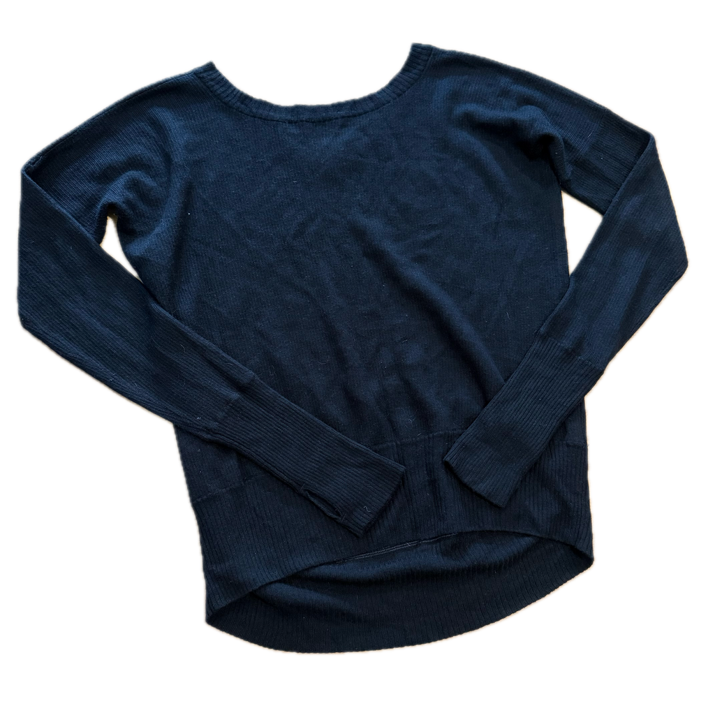 Sweater talla 8 negro cuello V