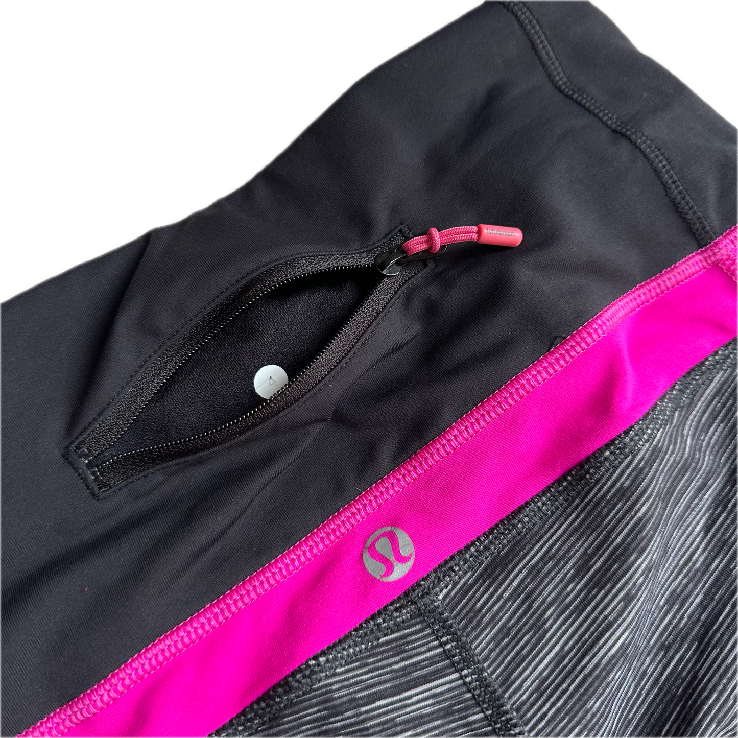 Legging 4 gris holanes en pantorrilla