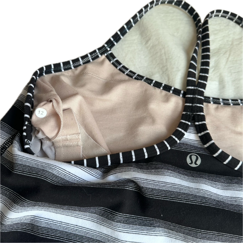 Tank top Lululemon talla XL negro con blanco