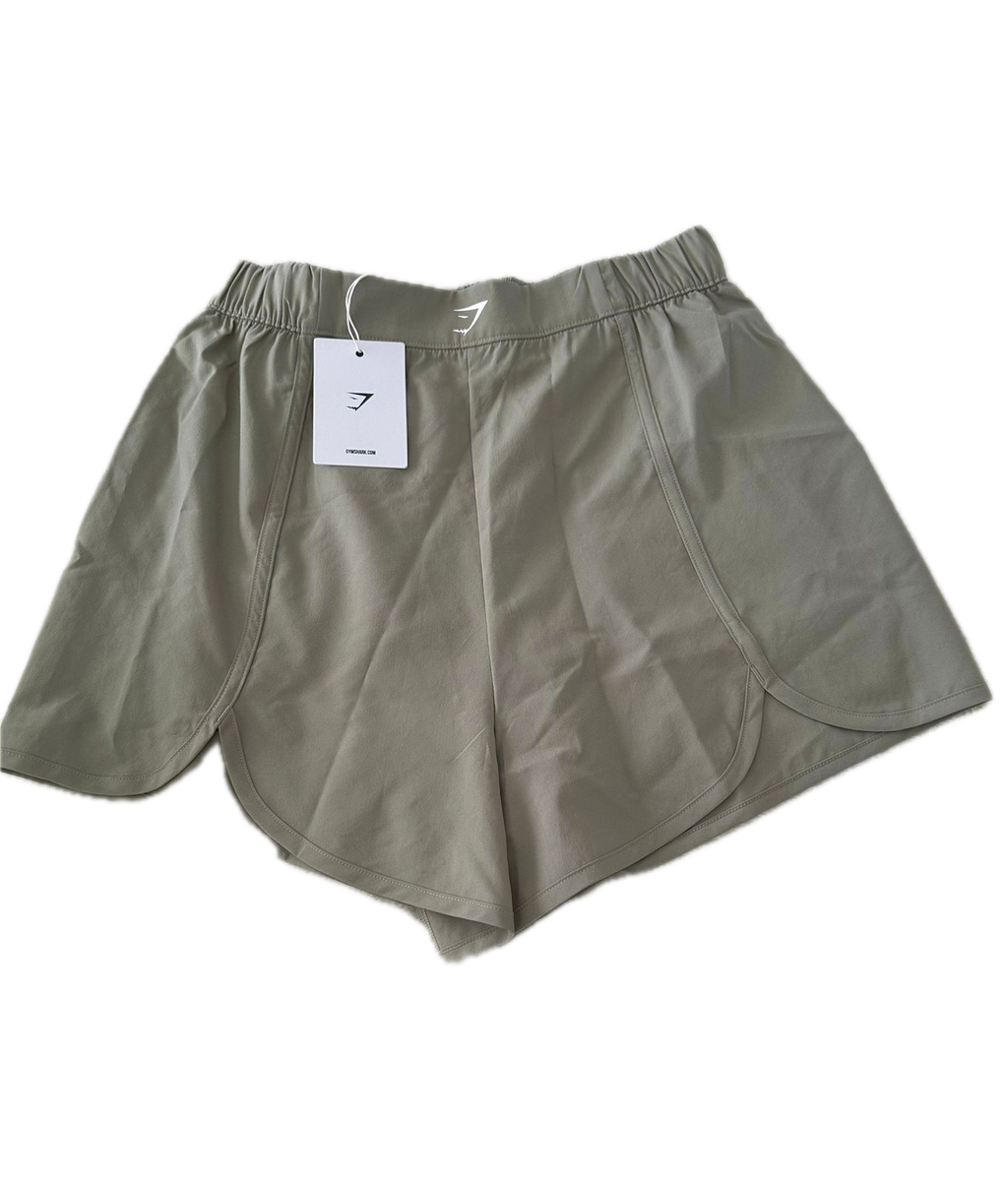 Short talla S beige tiro alto